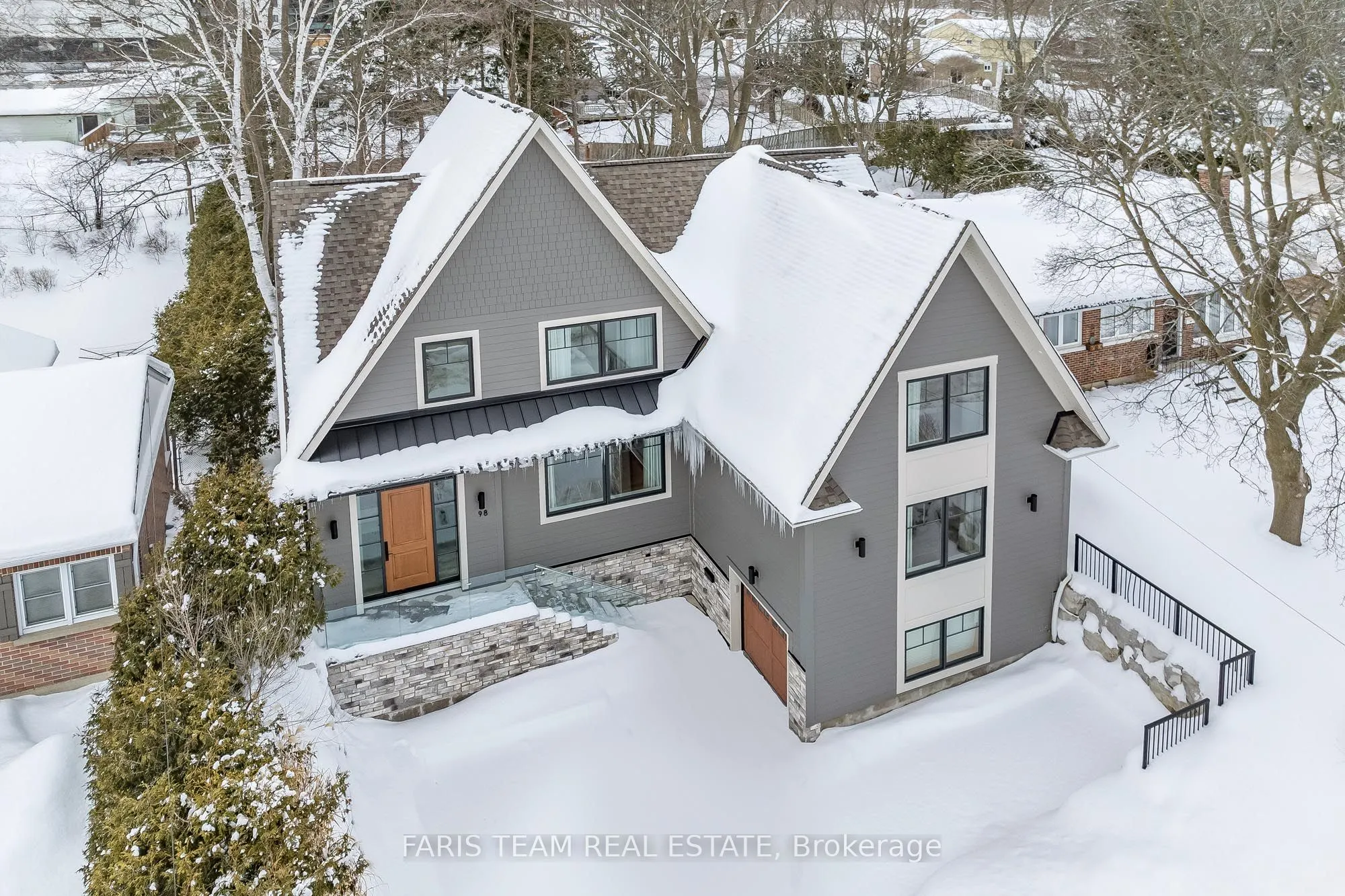 98 Shanty Bay Road