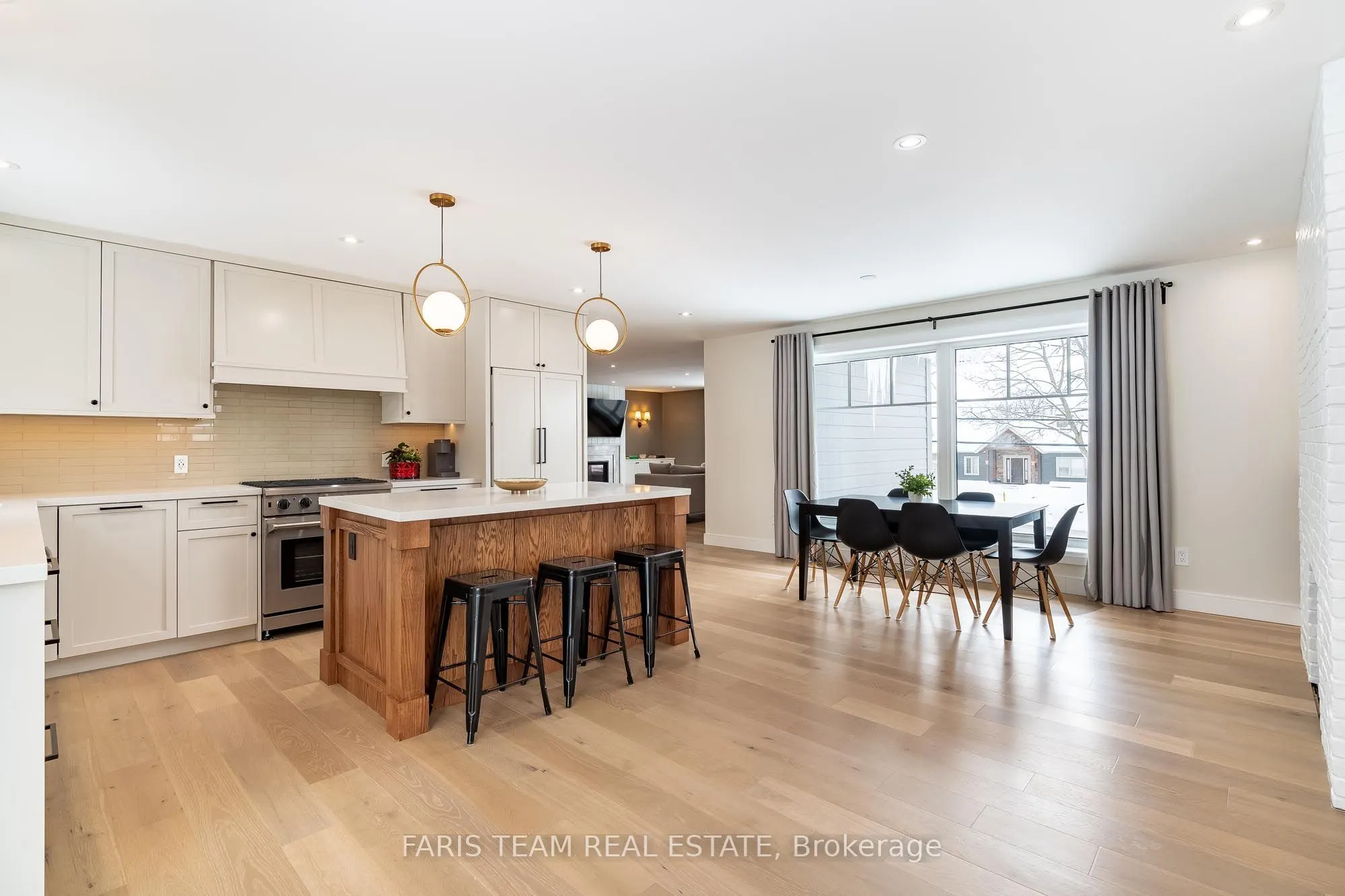 98 Shanty Bay Road