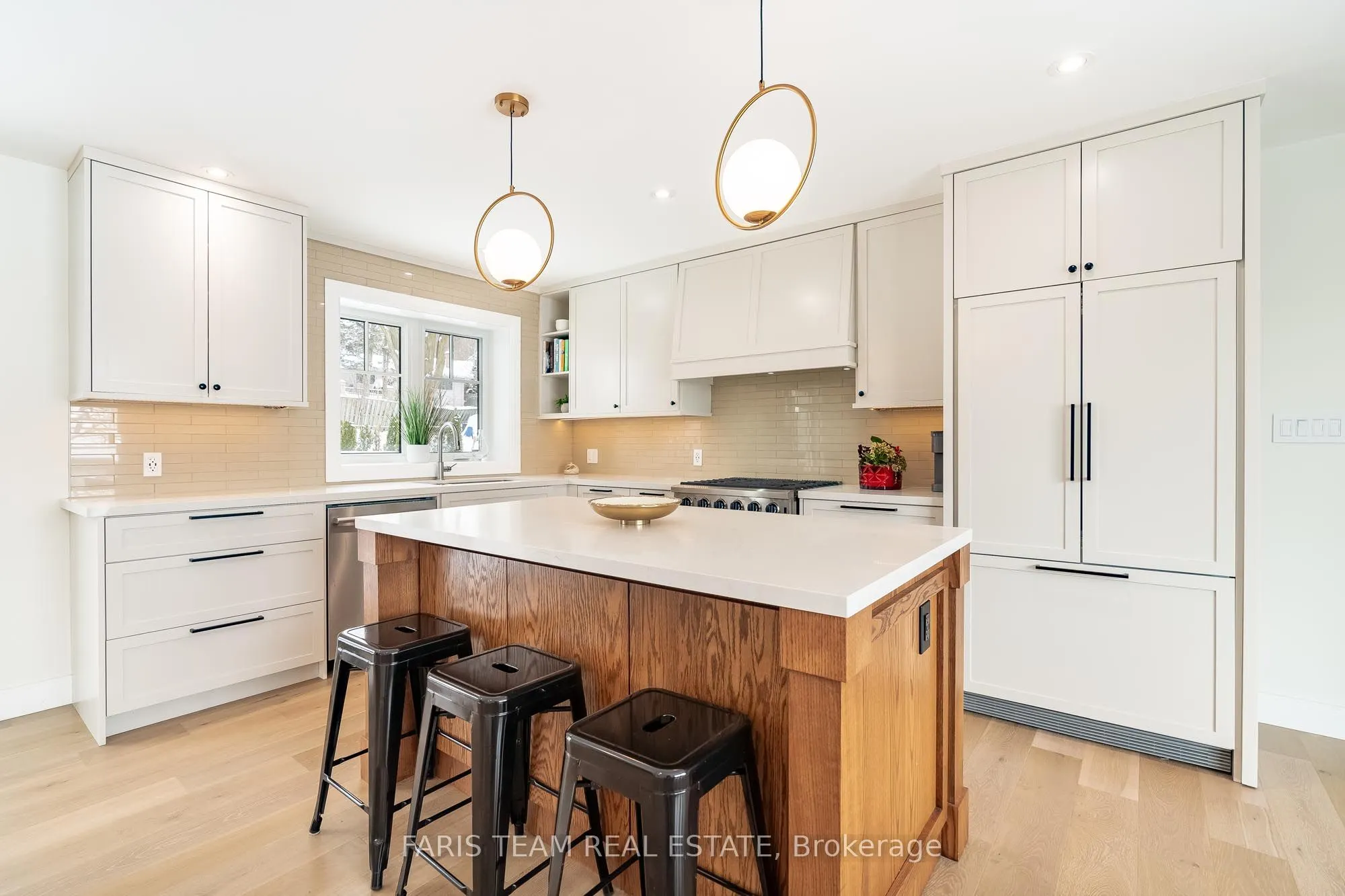98 Shanty Bay Road
