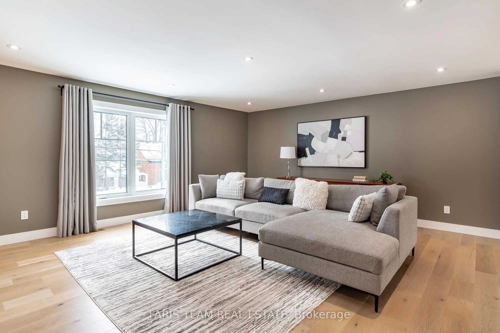 98 Shanty Bay Road