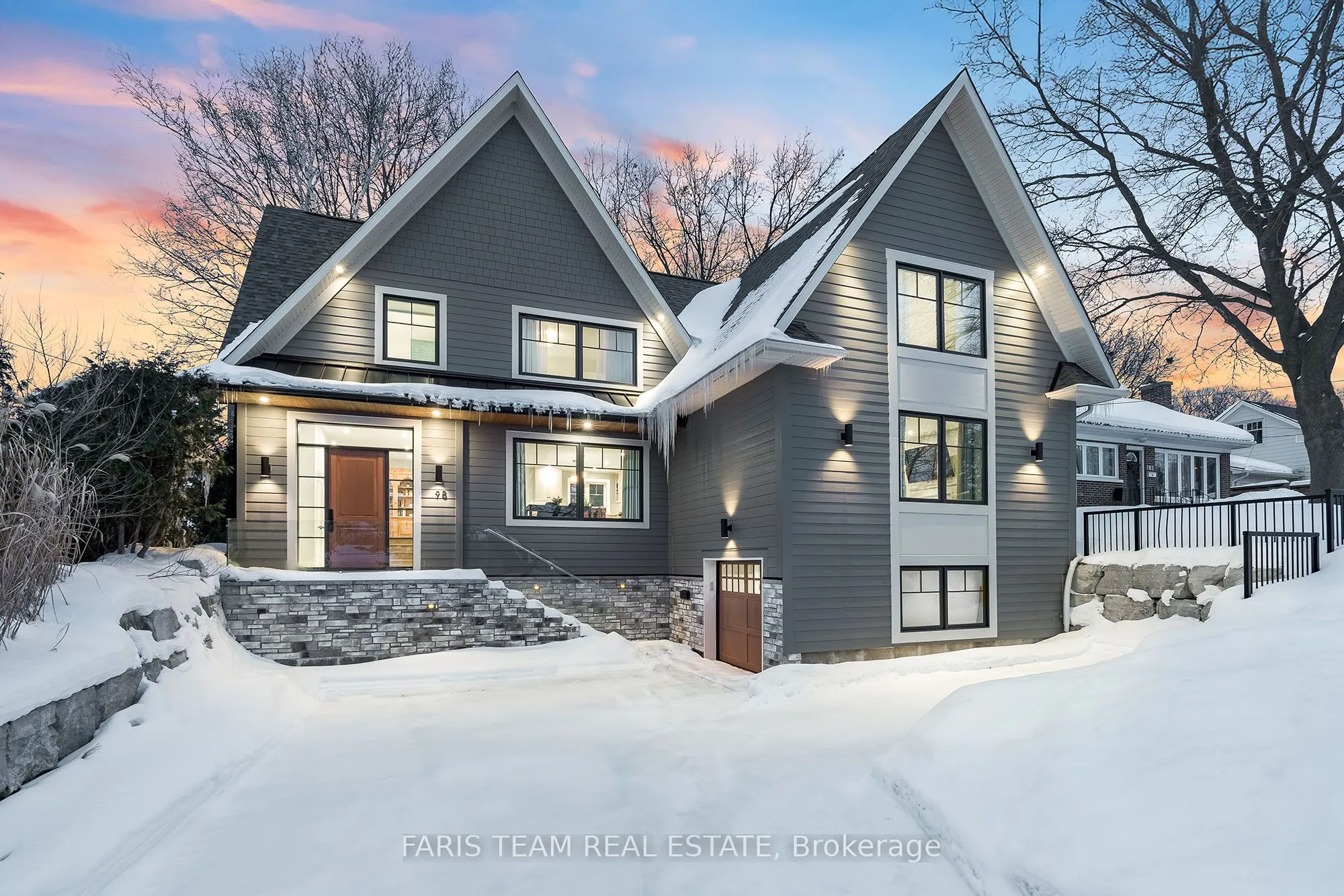 98 Shanty Bay Road