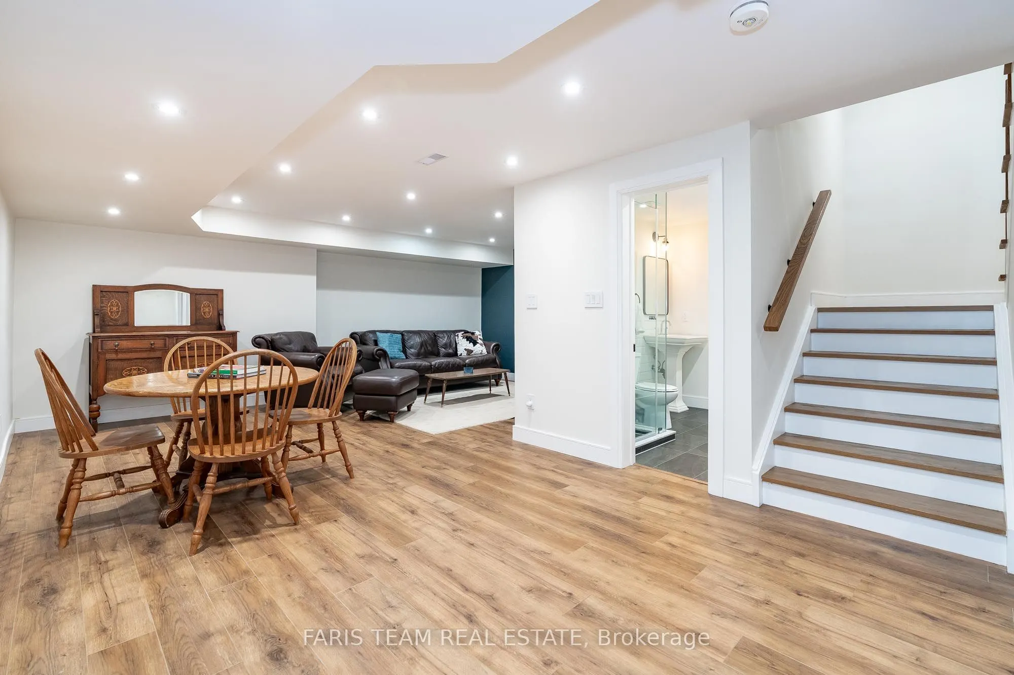 98 Shanty Bay Road