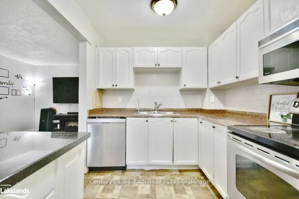 441 BARRIE Road #7