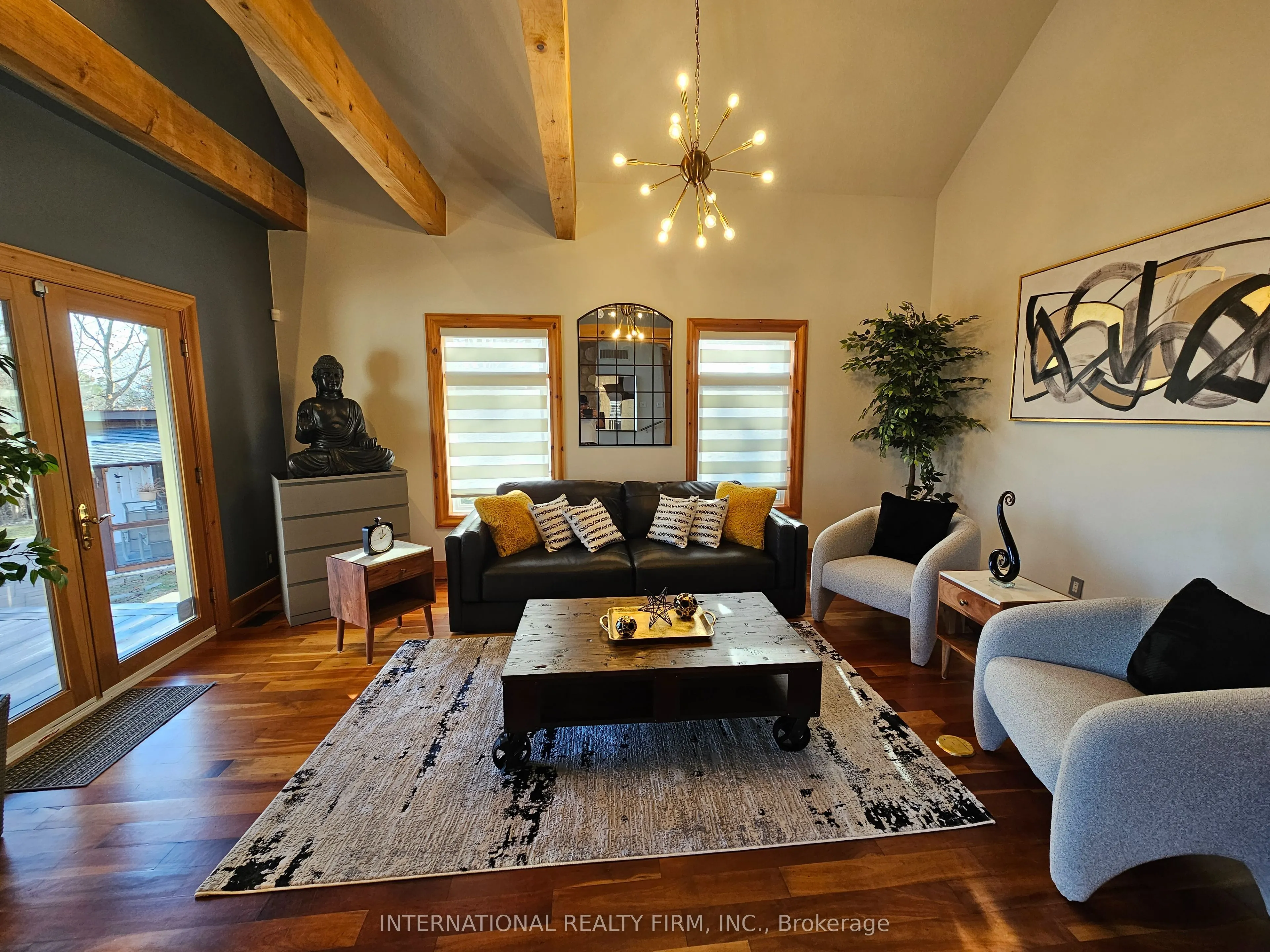 6 Pinehurst Lane