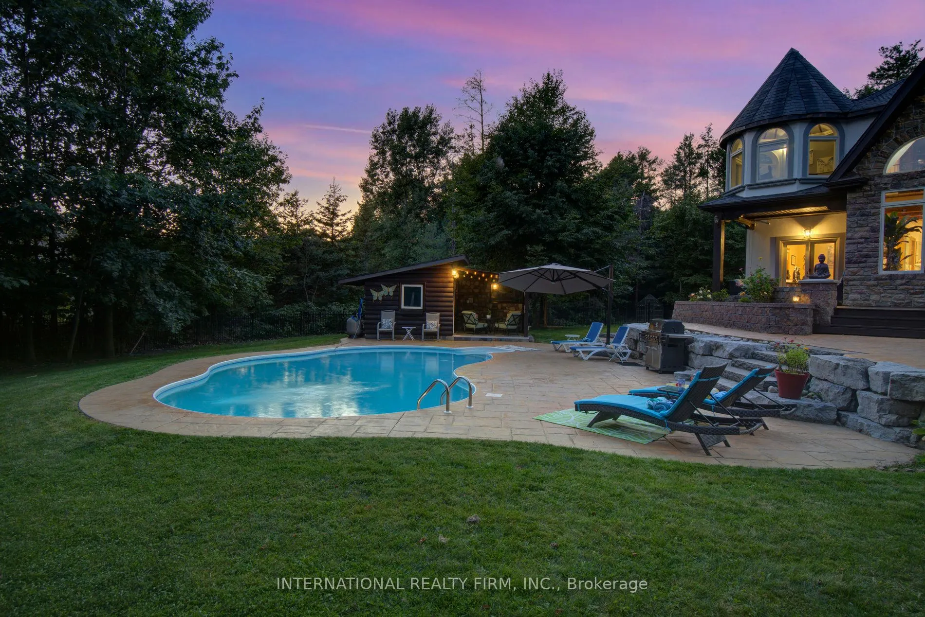 6 Pinehurst Lane