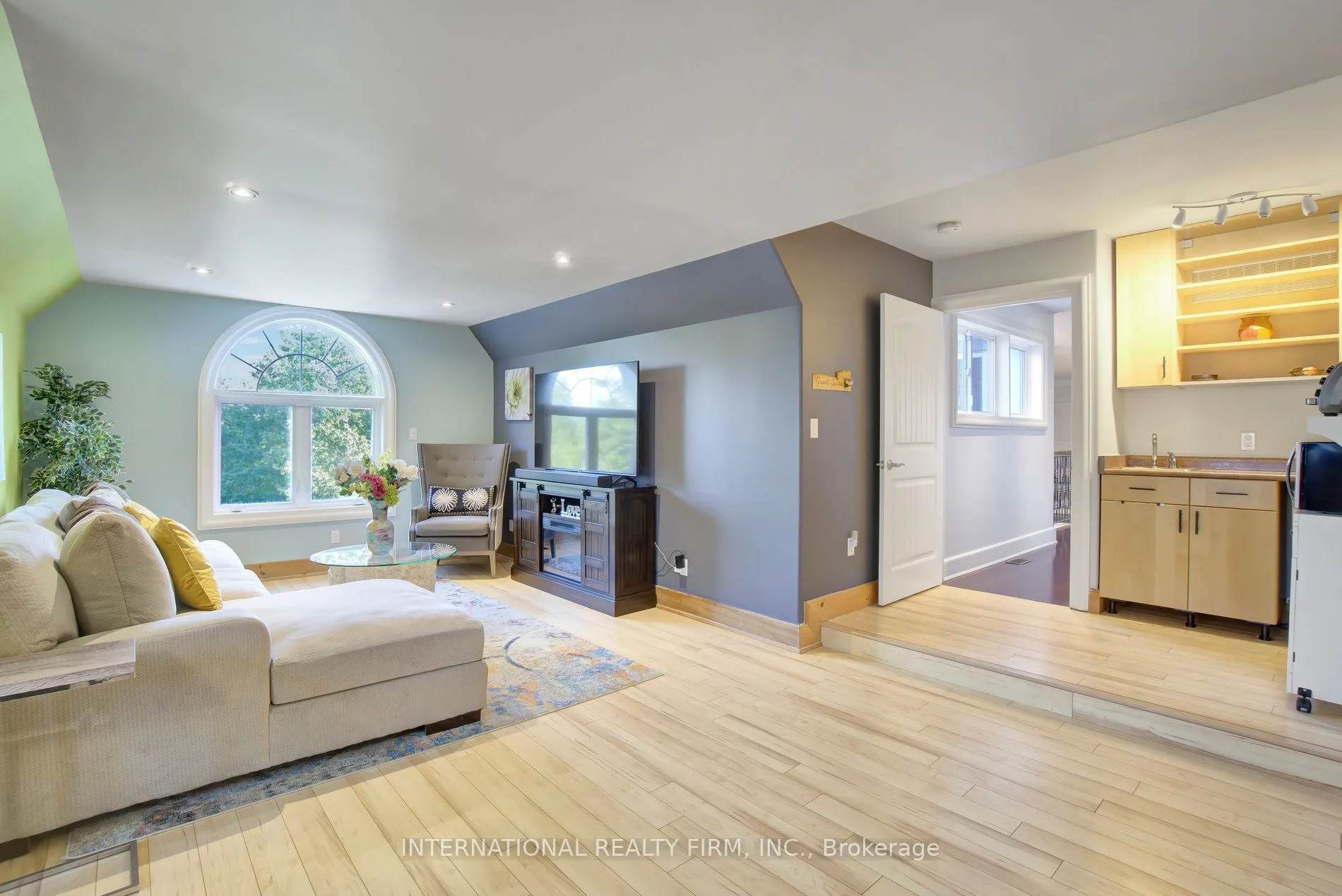 6 Pinehurst Lane