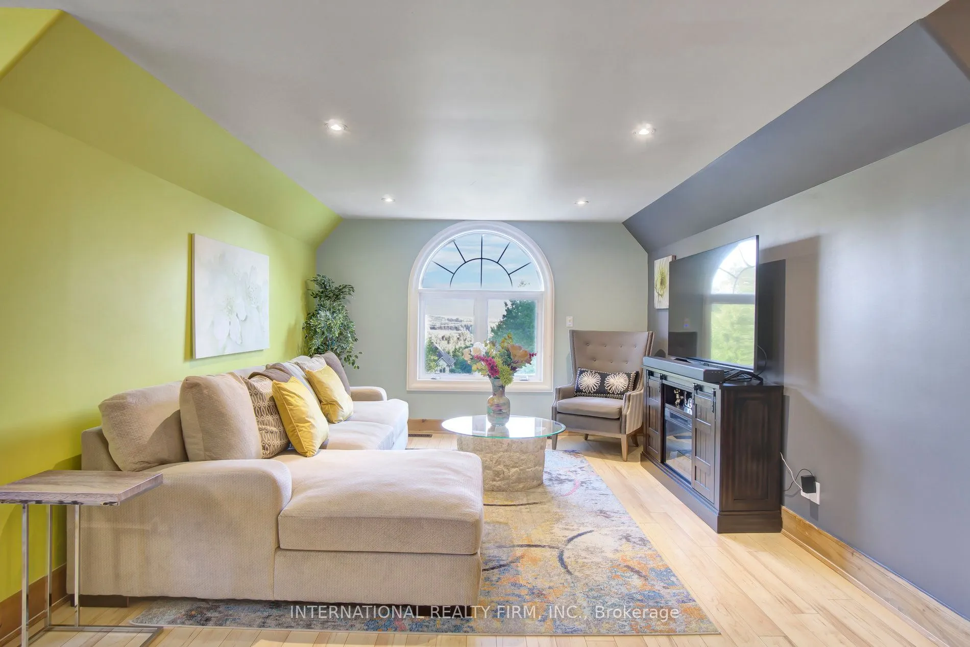 6 Pinehurst Lane