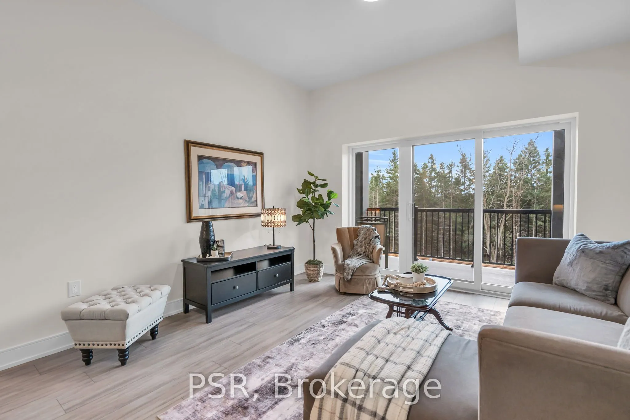 121 Mary Street, #309