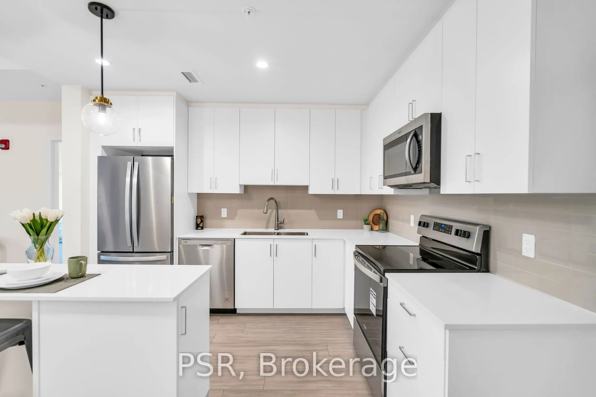 121 Mary Street, #309