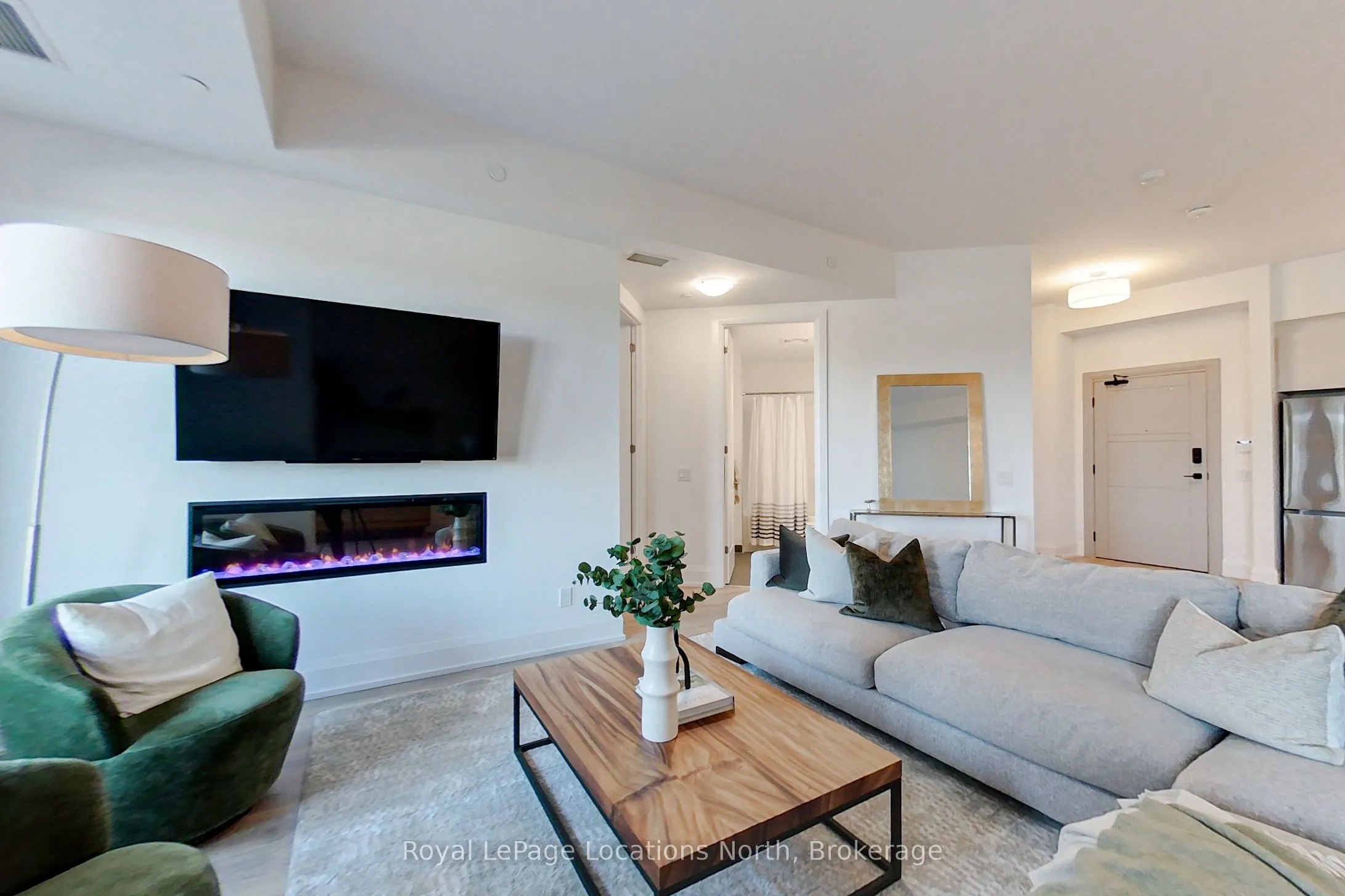 1 HUME Street #525