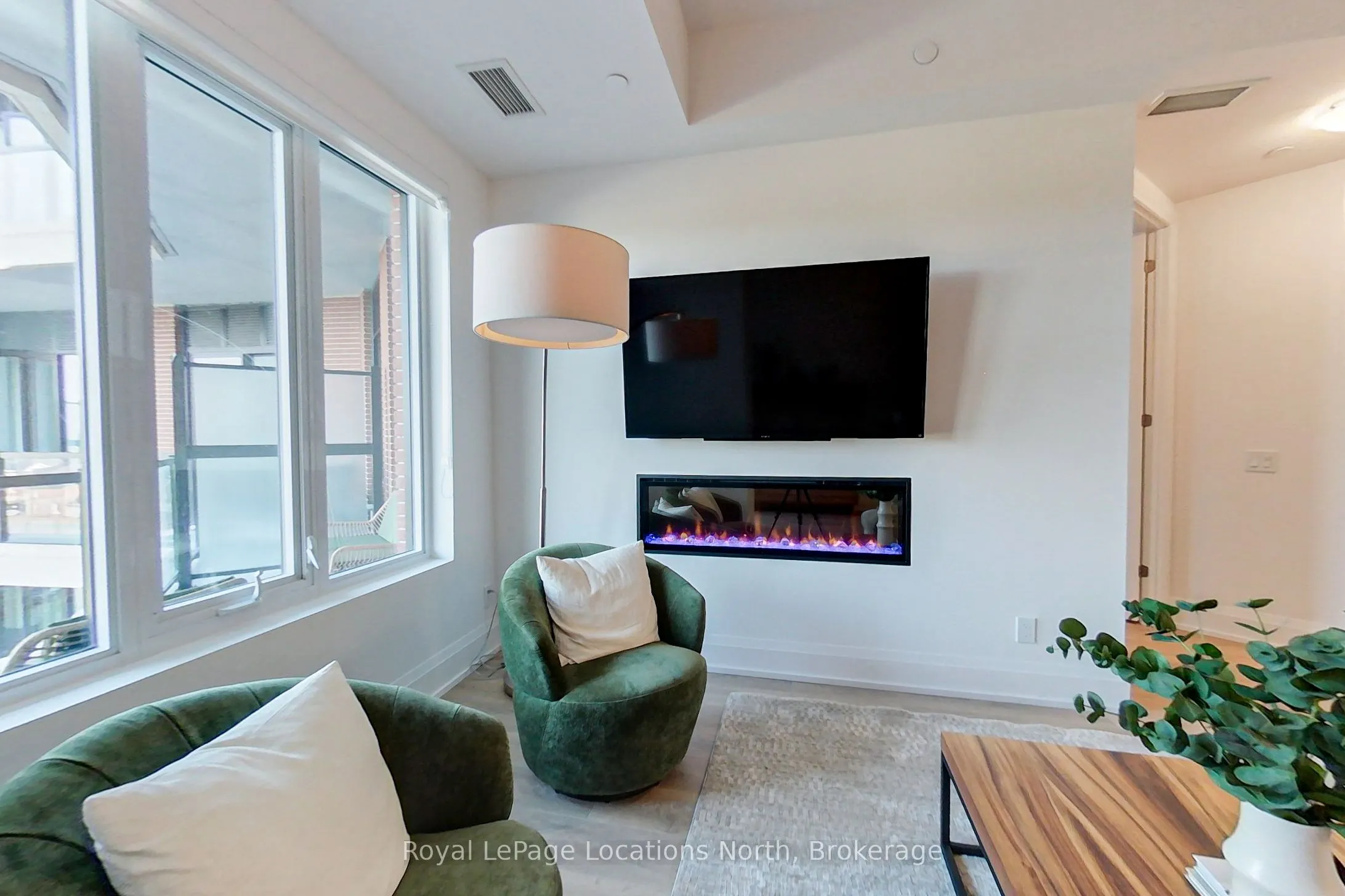 1 HUME Street #525