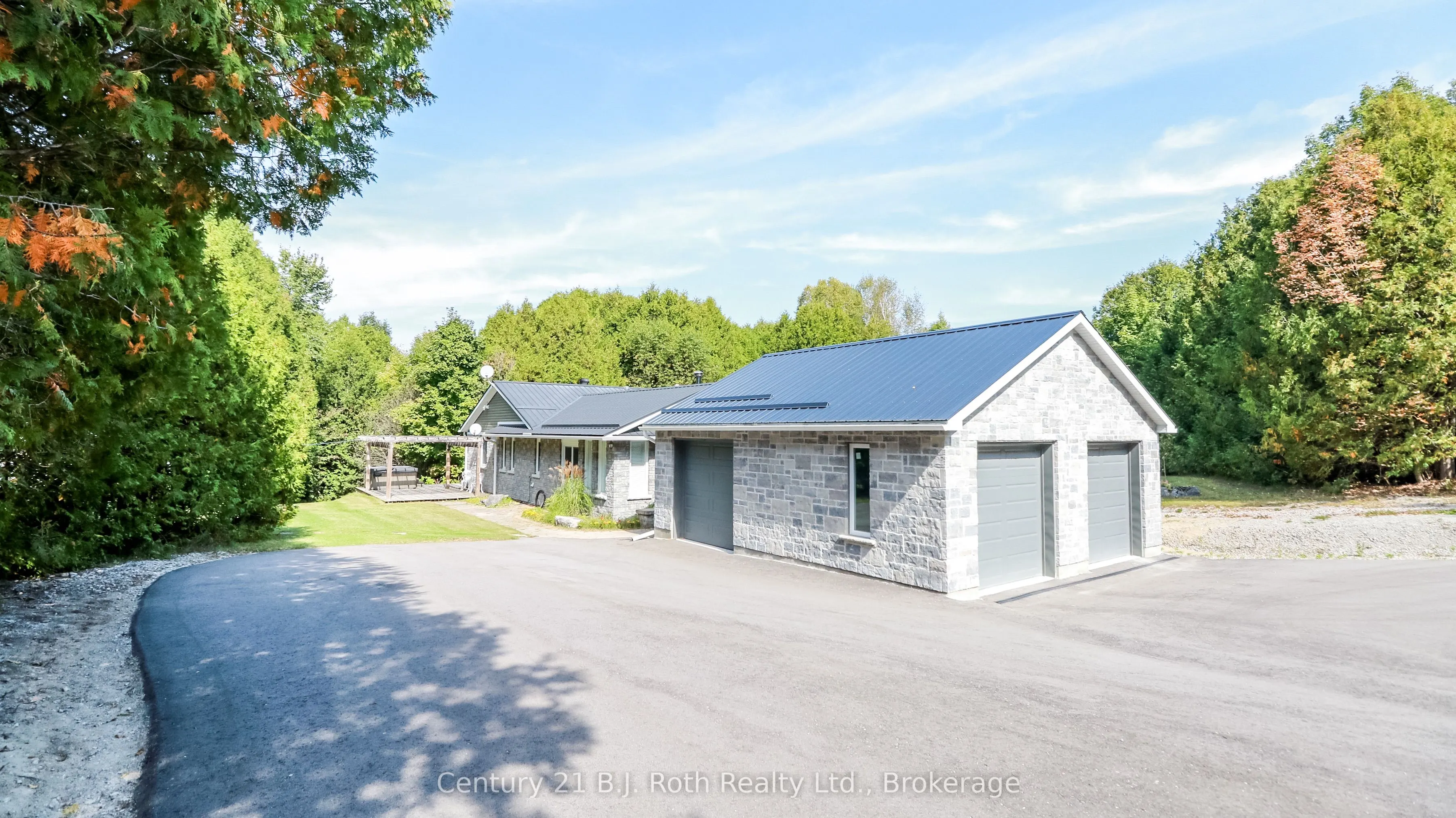 2709 Wainman Line