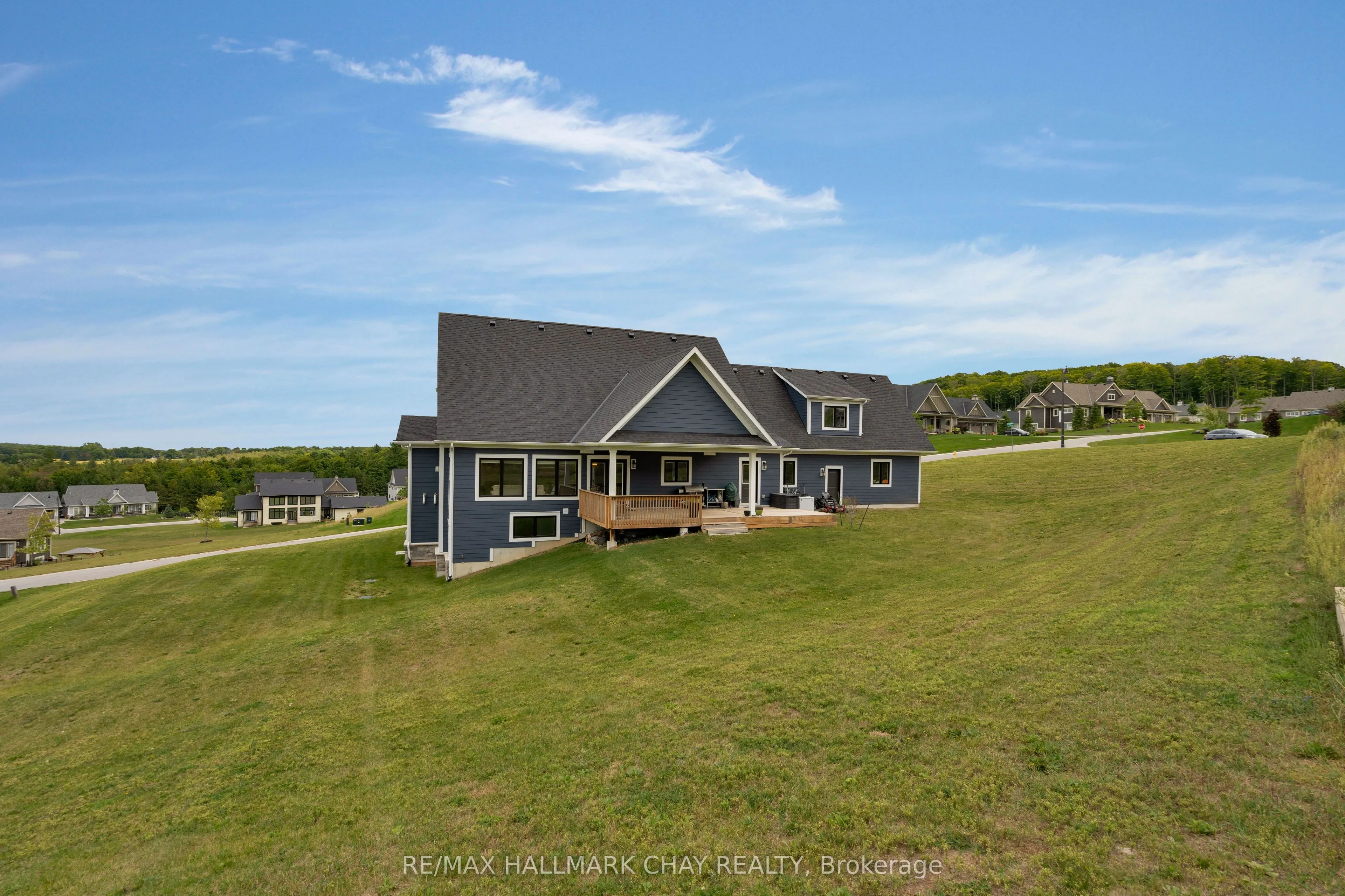 28 Thoroughbred Drive