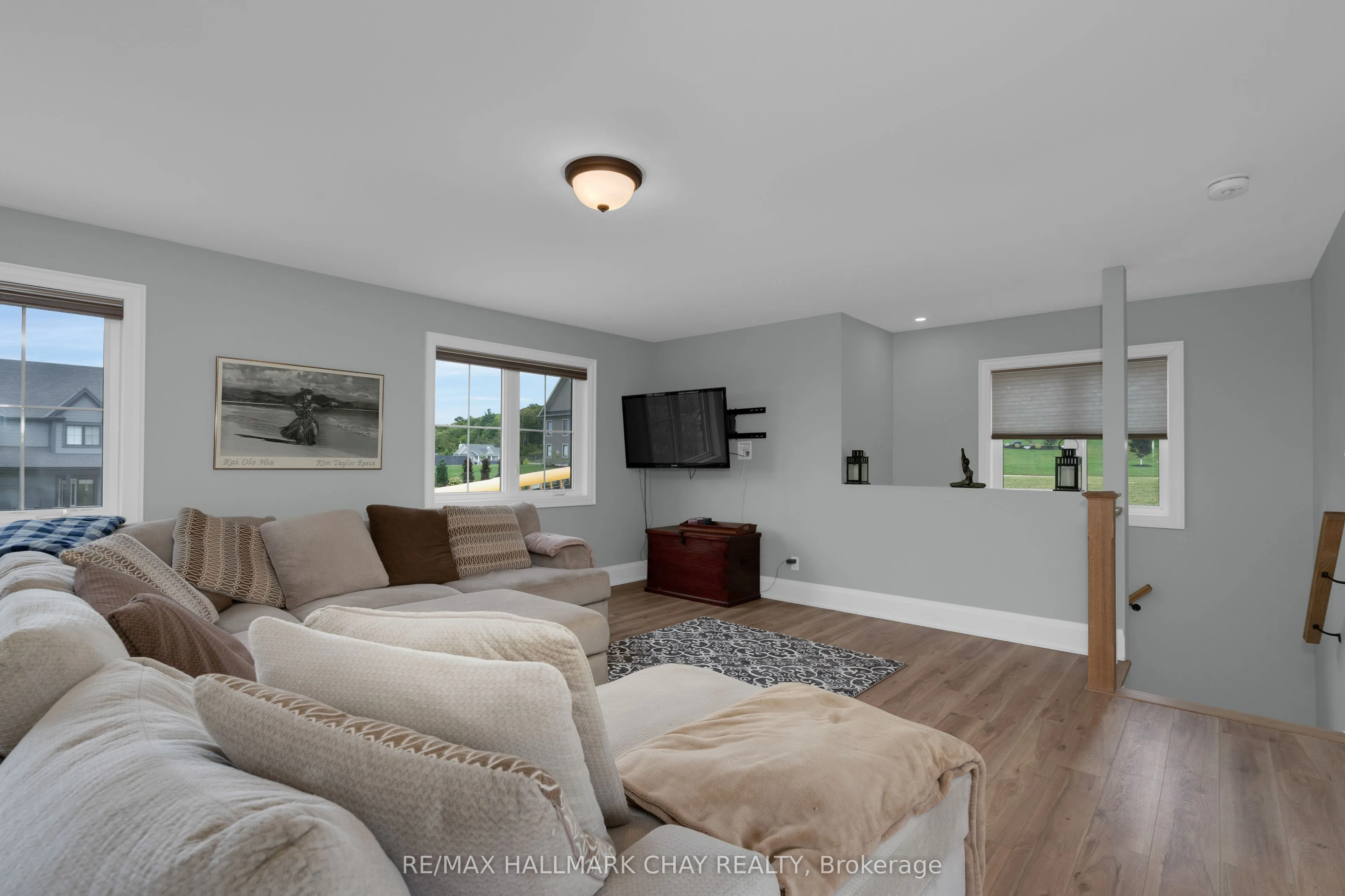28 Thoroughbred Drive