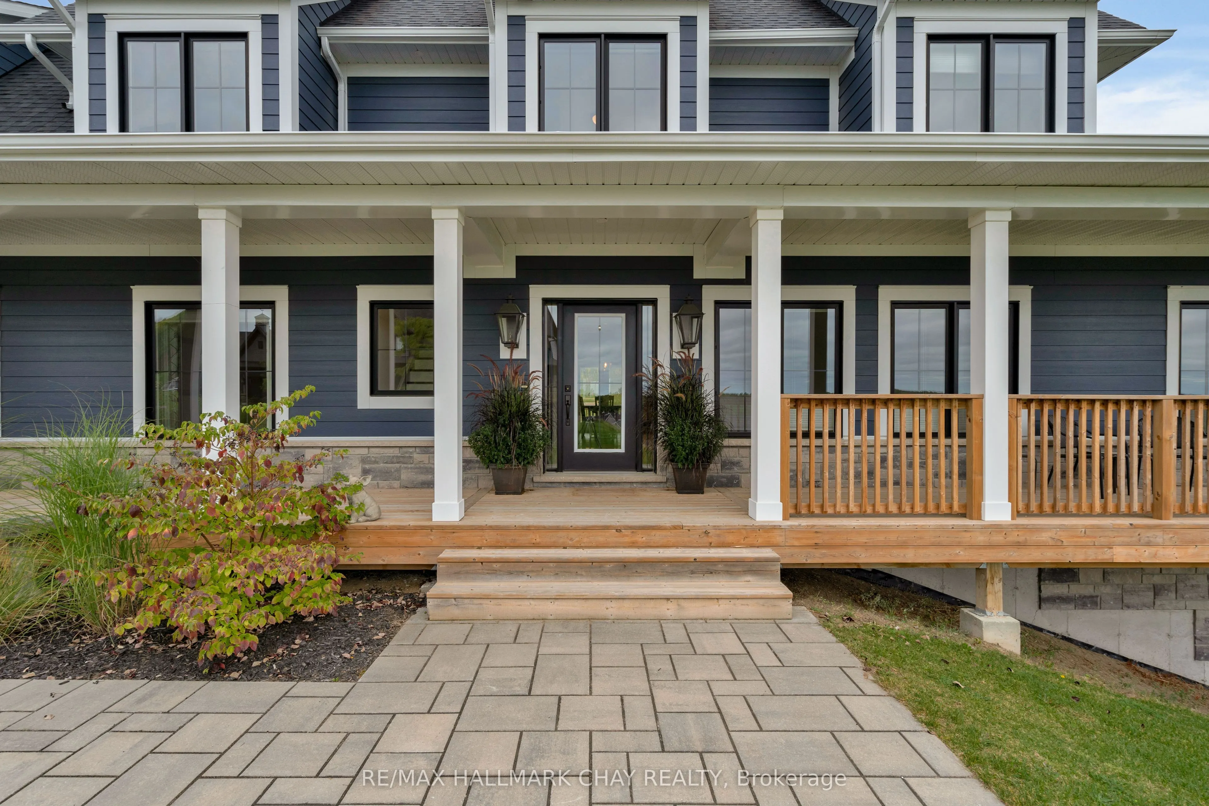 28 Thoroughbred Drive