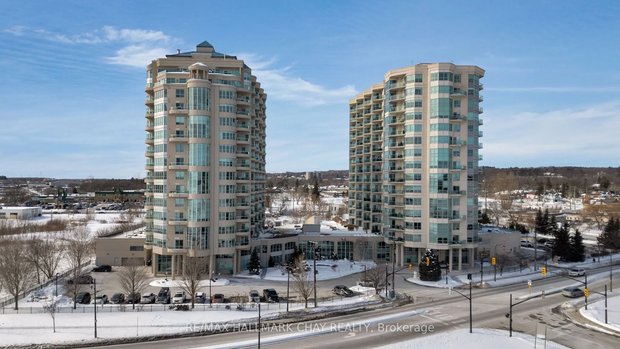 2 Toronto Street, #811