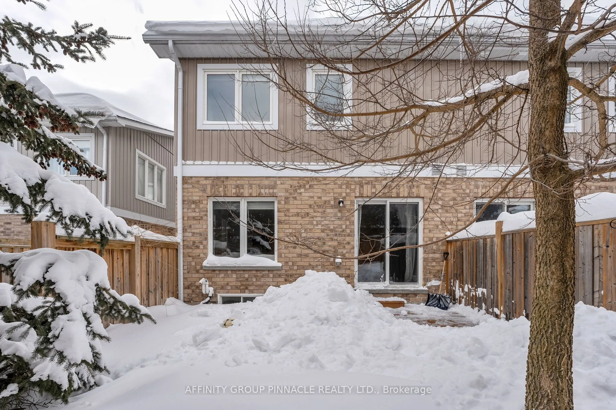 75 Prince William Way, #32