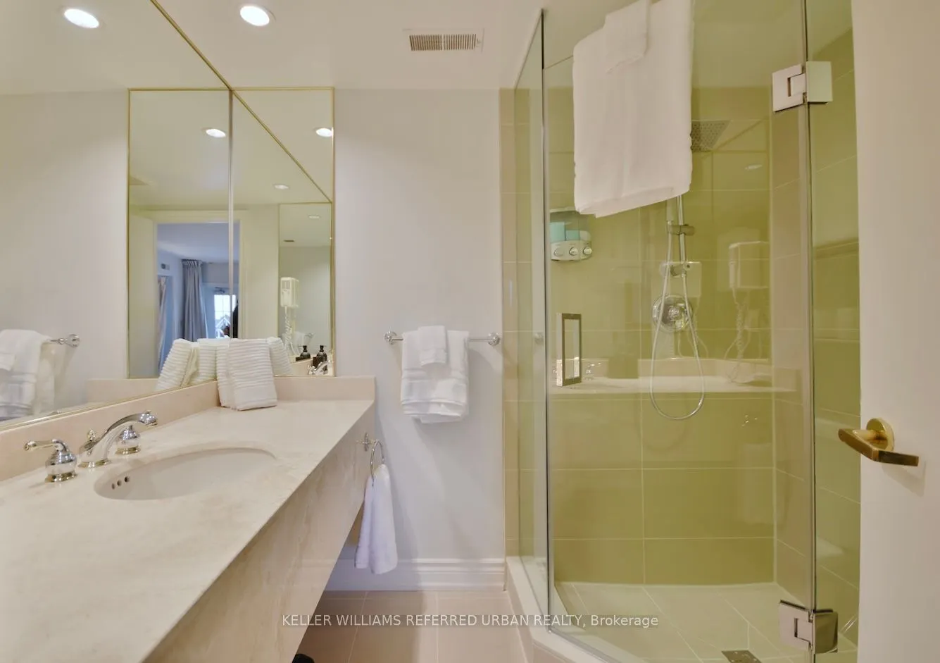 90 Highland Drive, #2266/67