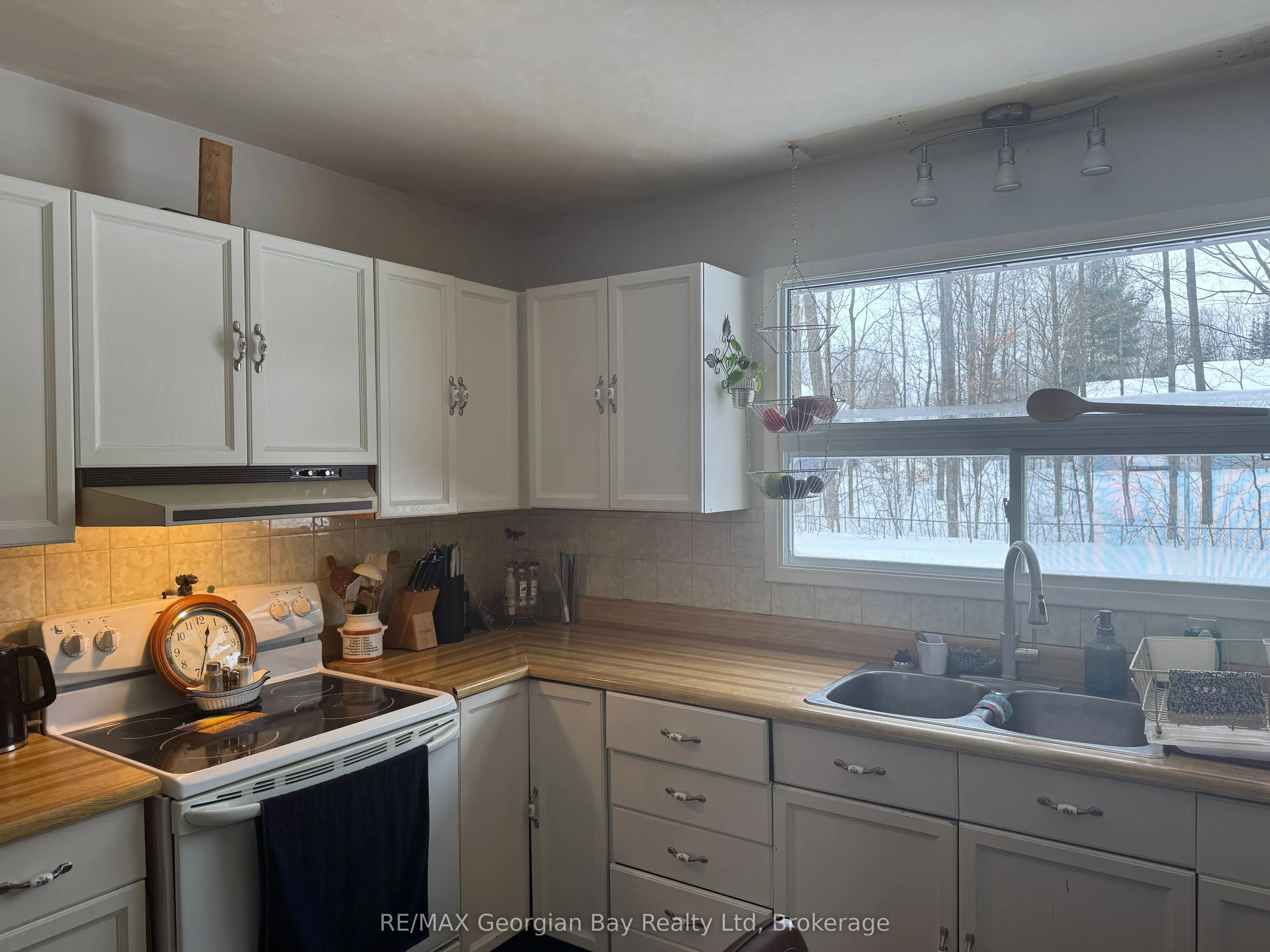 22 Oakwood Avenue