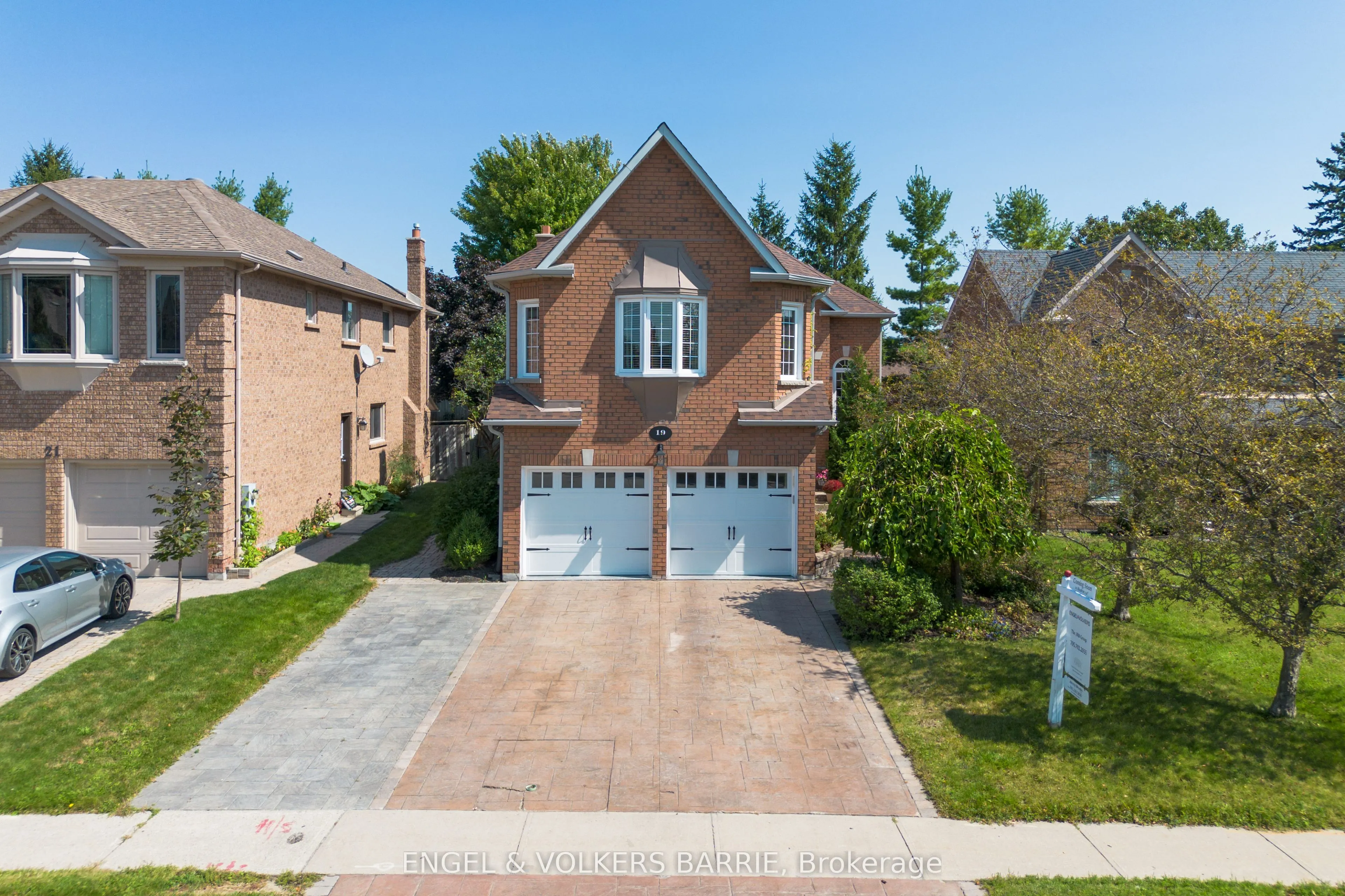 19 Grand Forest Drive