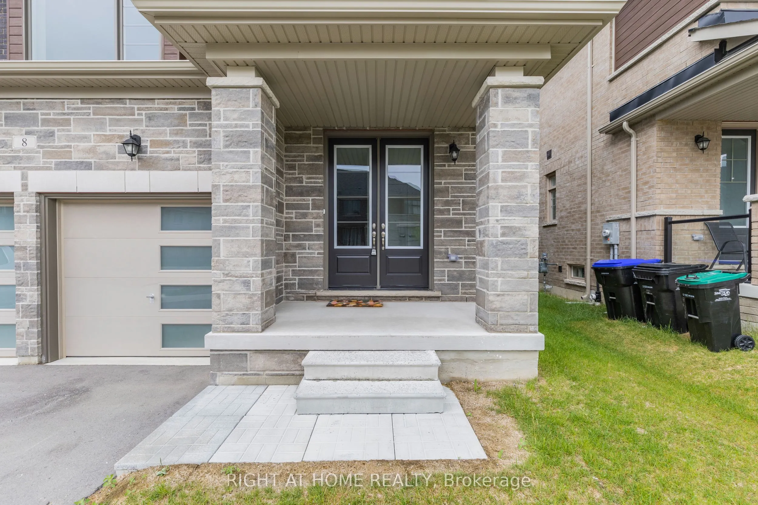 8 Daisy Street