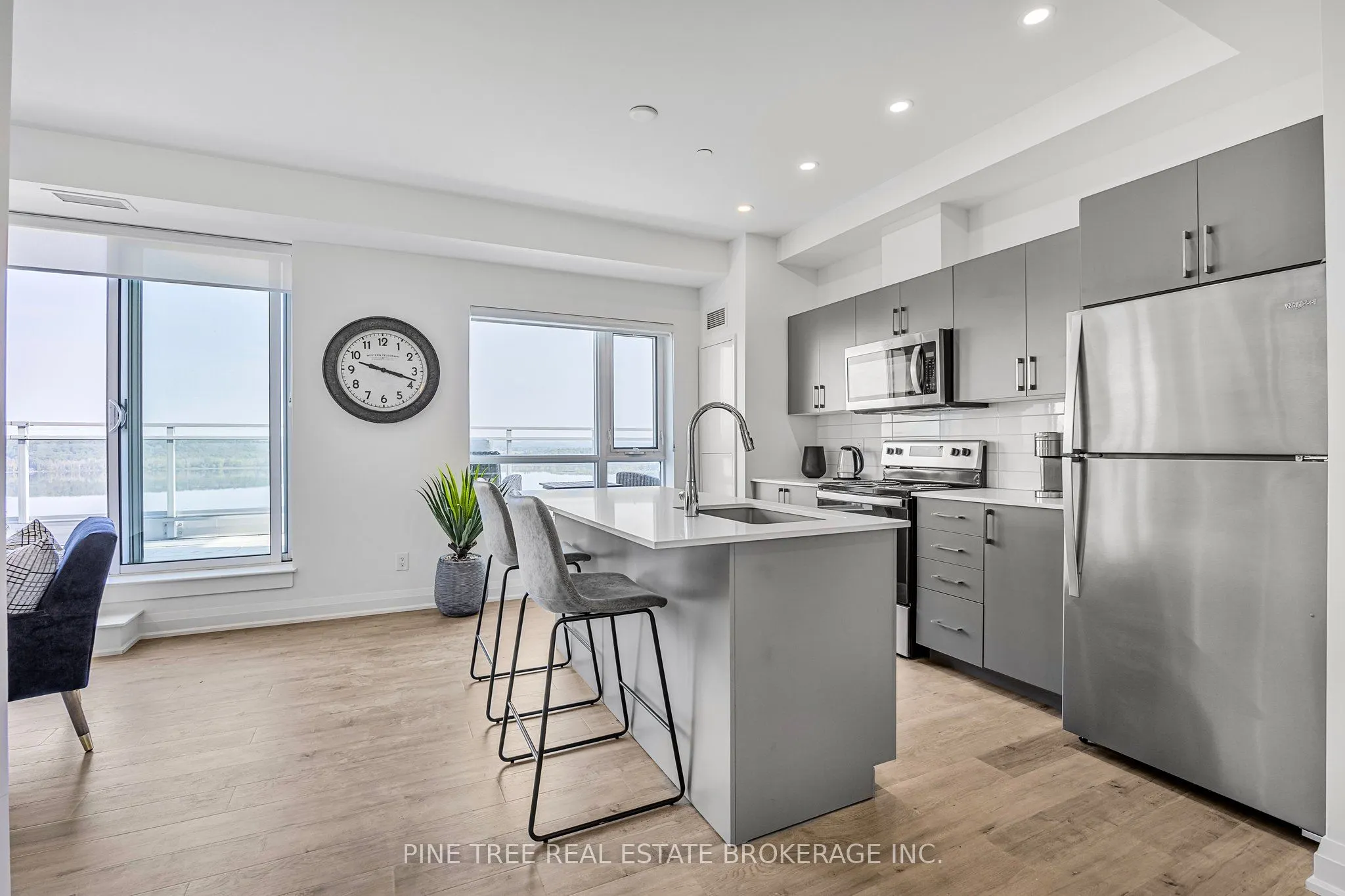 58 Lakeside Terrace #1105