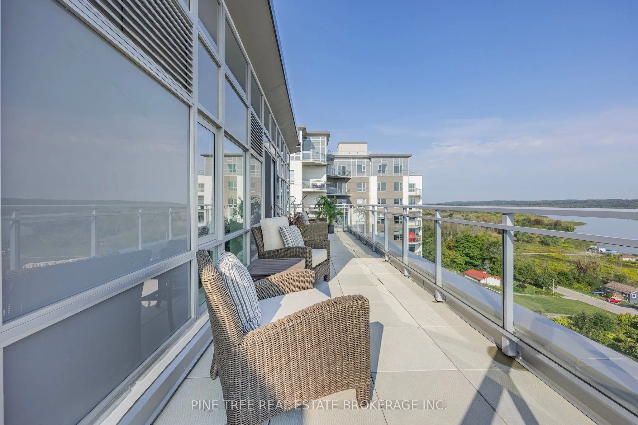 58 Lakeside Terrace #1105