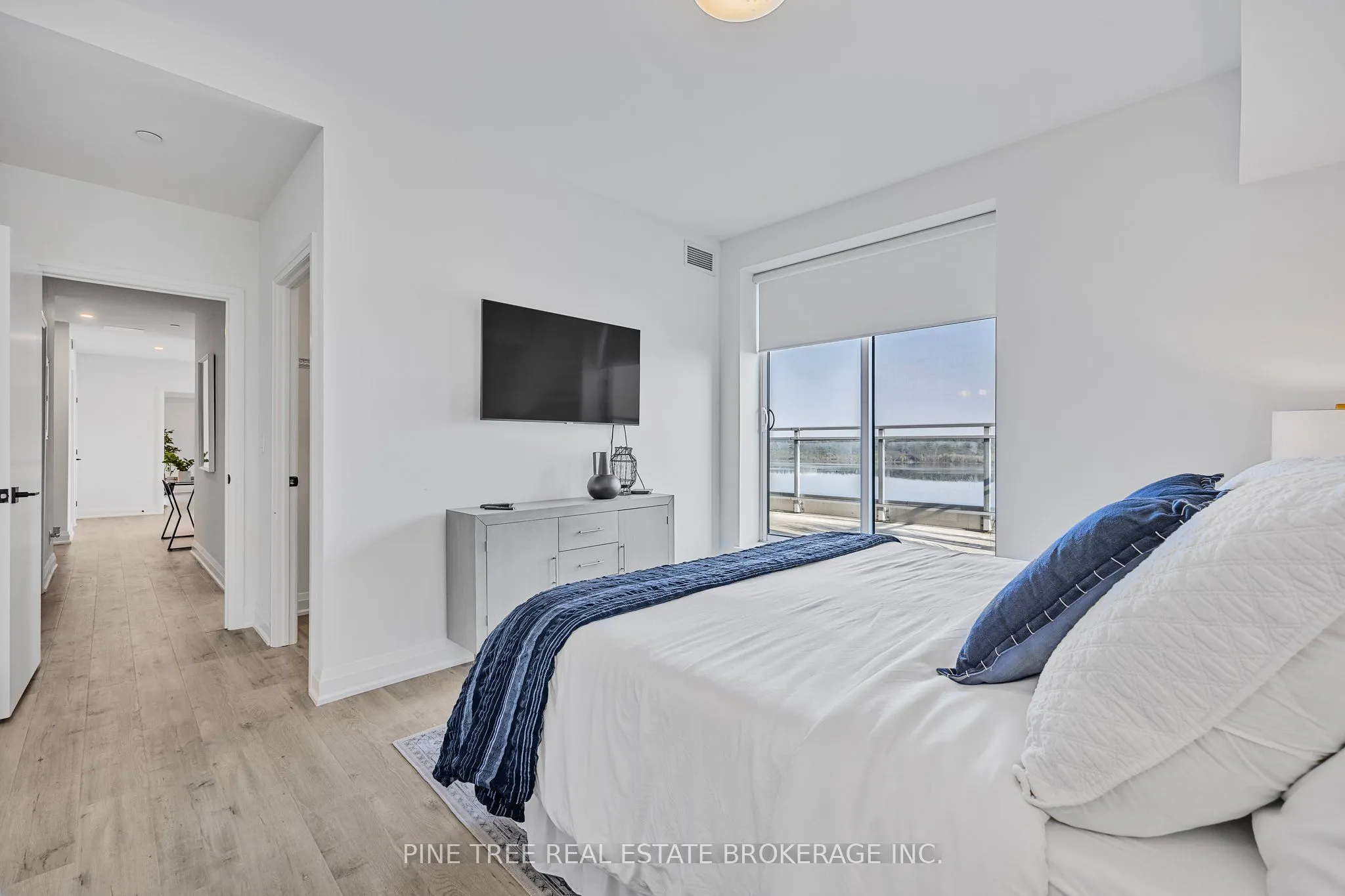 58 Lakeside Terrace #1105