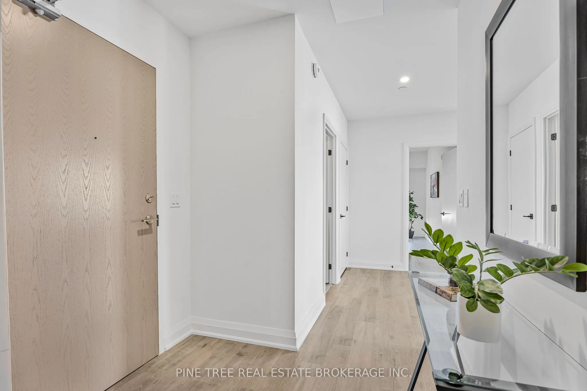 58 Lakeside Terrace #1105