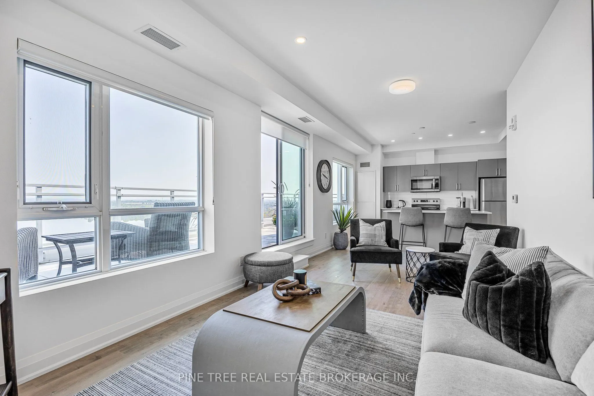 58 Lakeside Terrace #1105