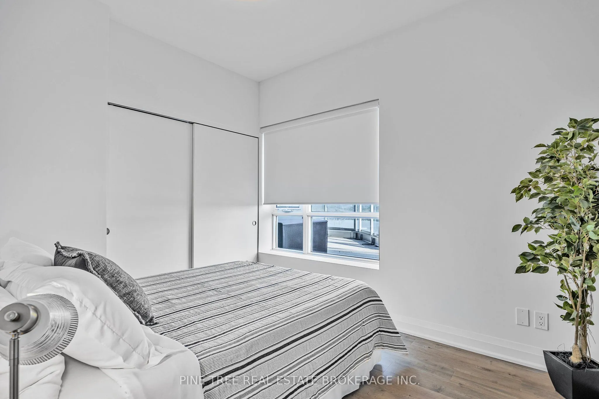 58 Lakeside Terrace #1105