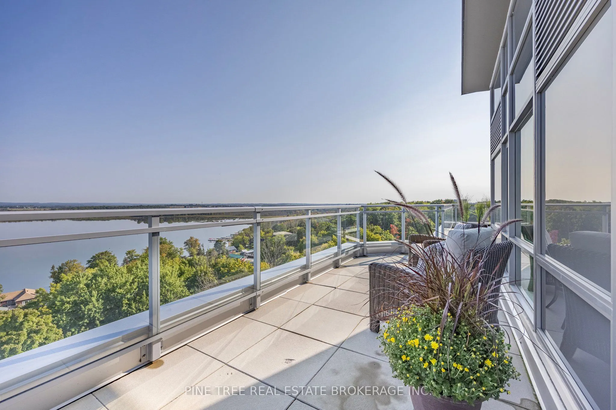 58 Lakeside Terrace #1105