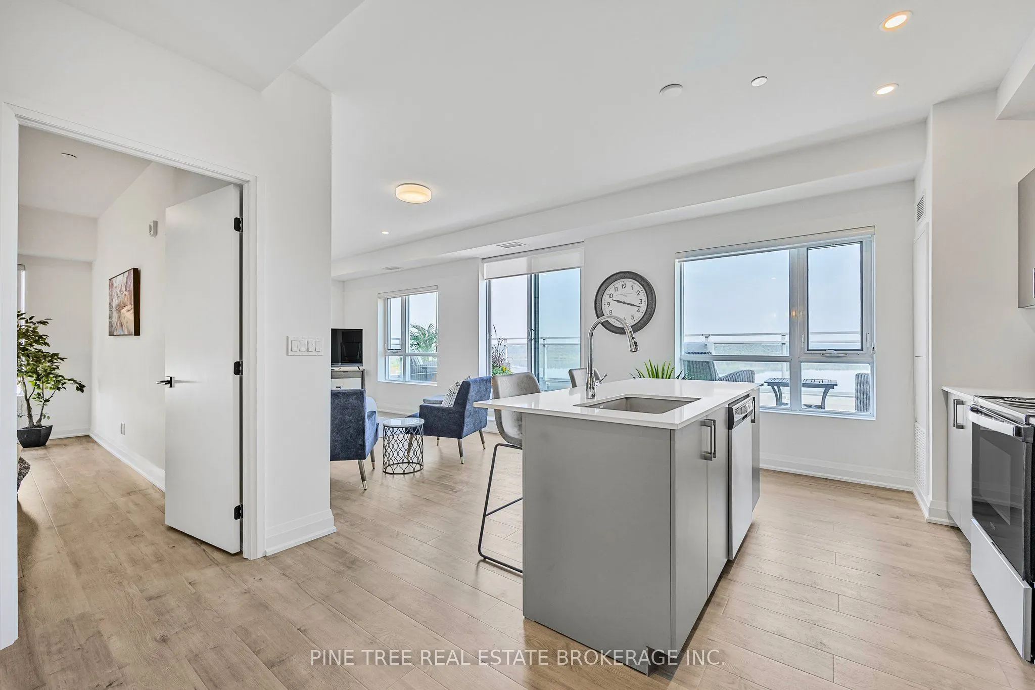 58 Lakeside Terrace #1105