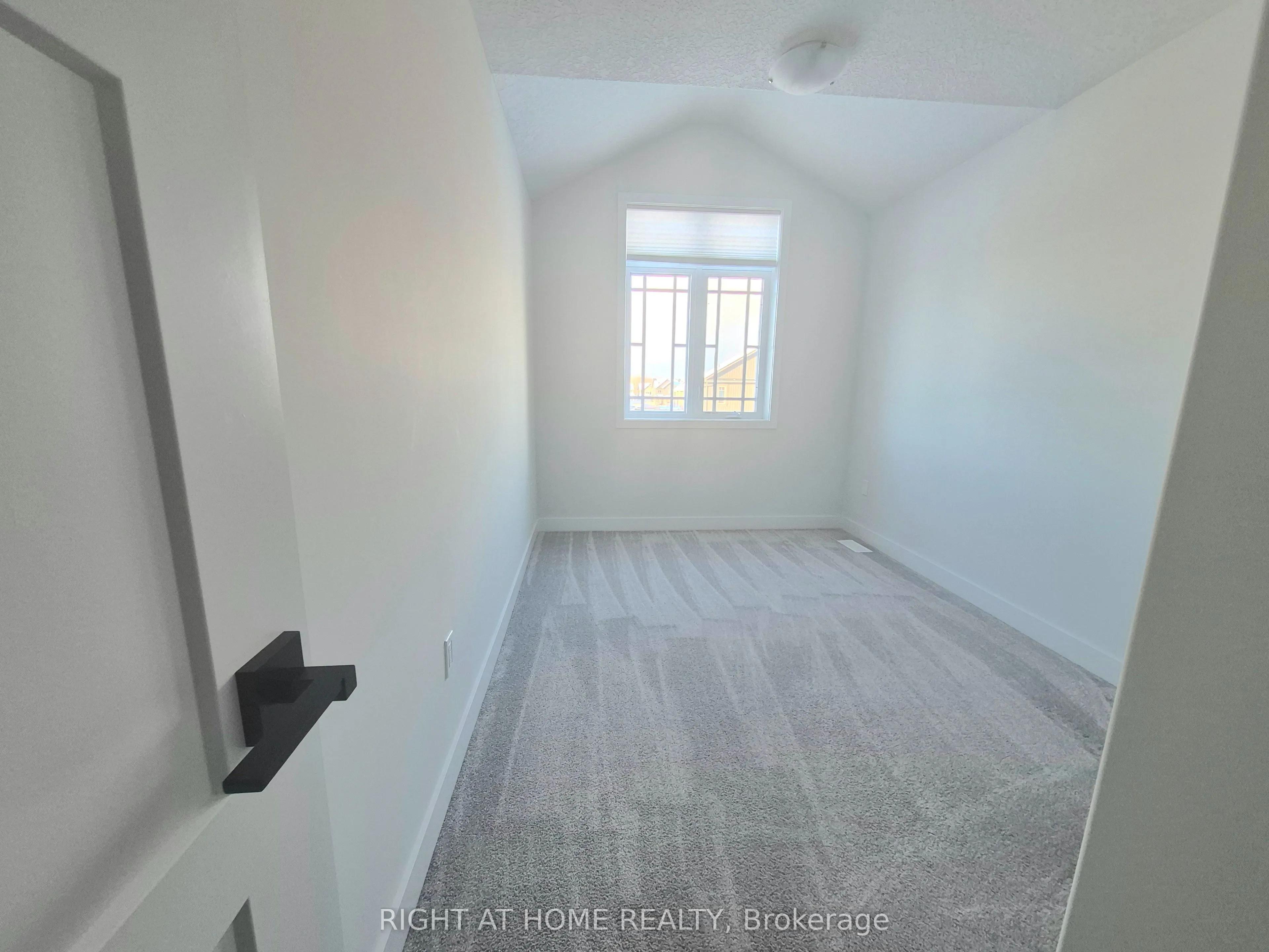 89 Archer Avenue