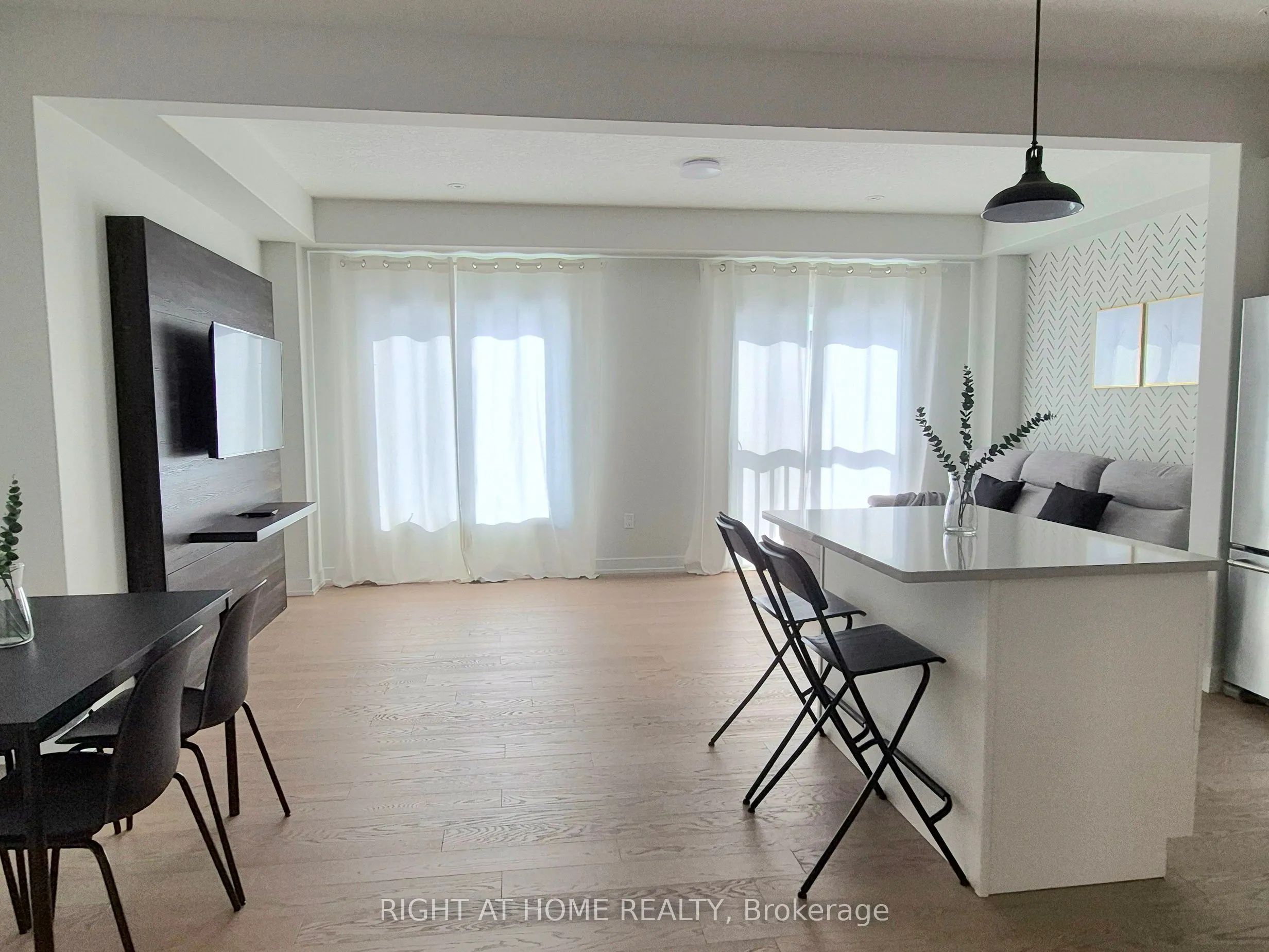 89 Archer Avenue