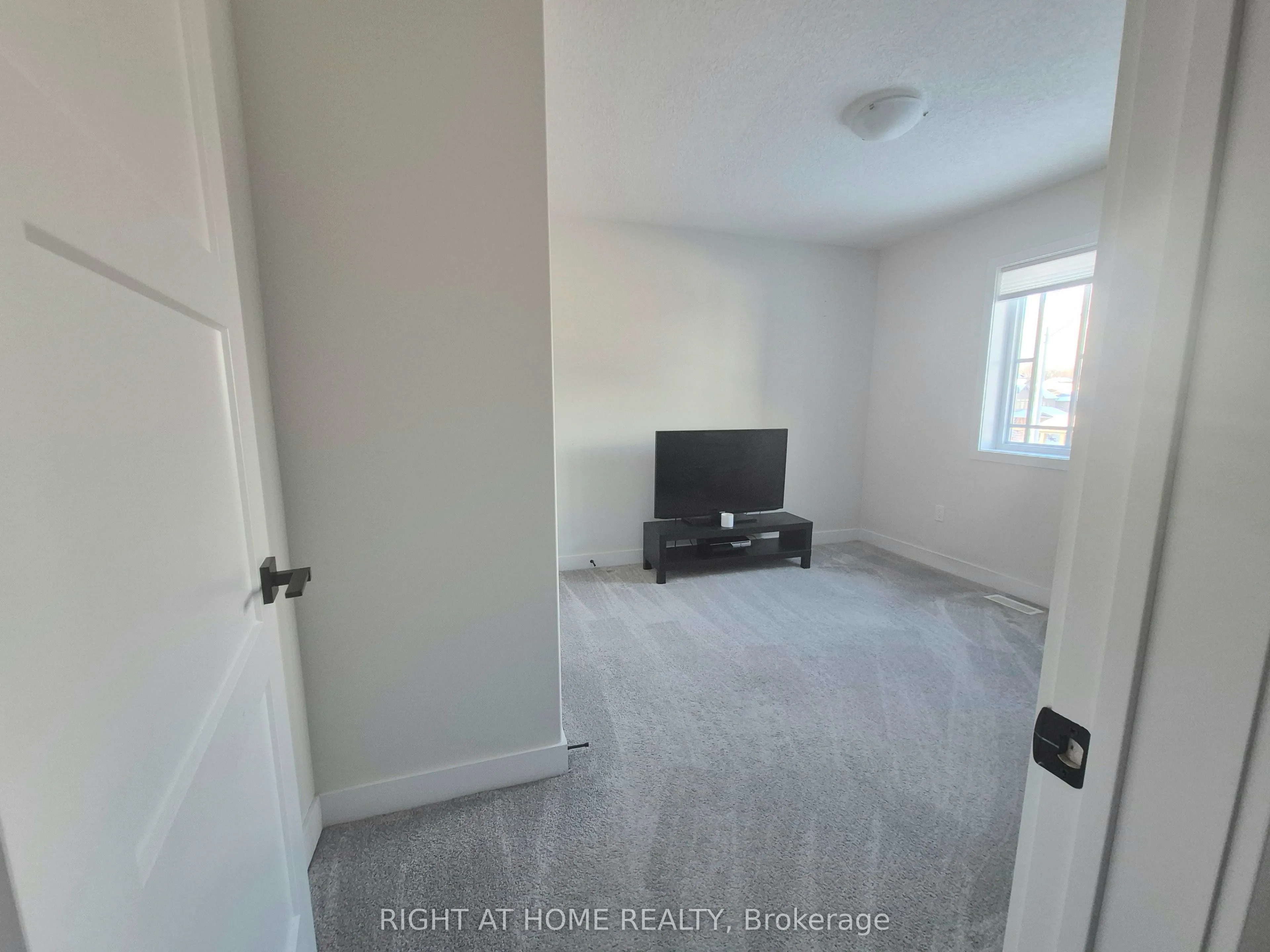 89 Archer Avenue