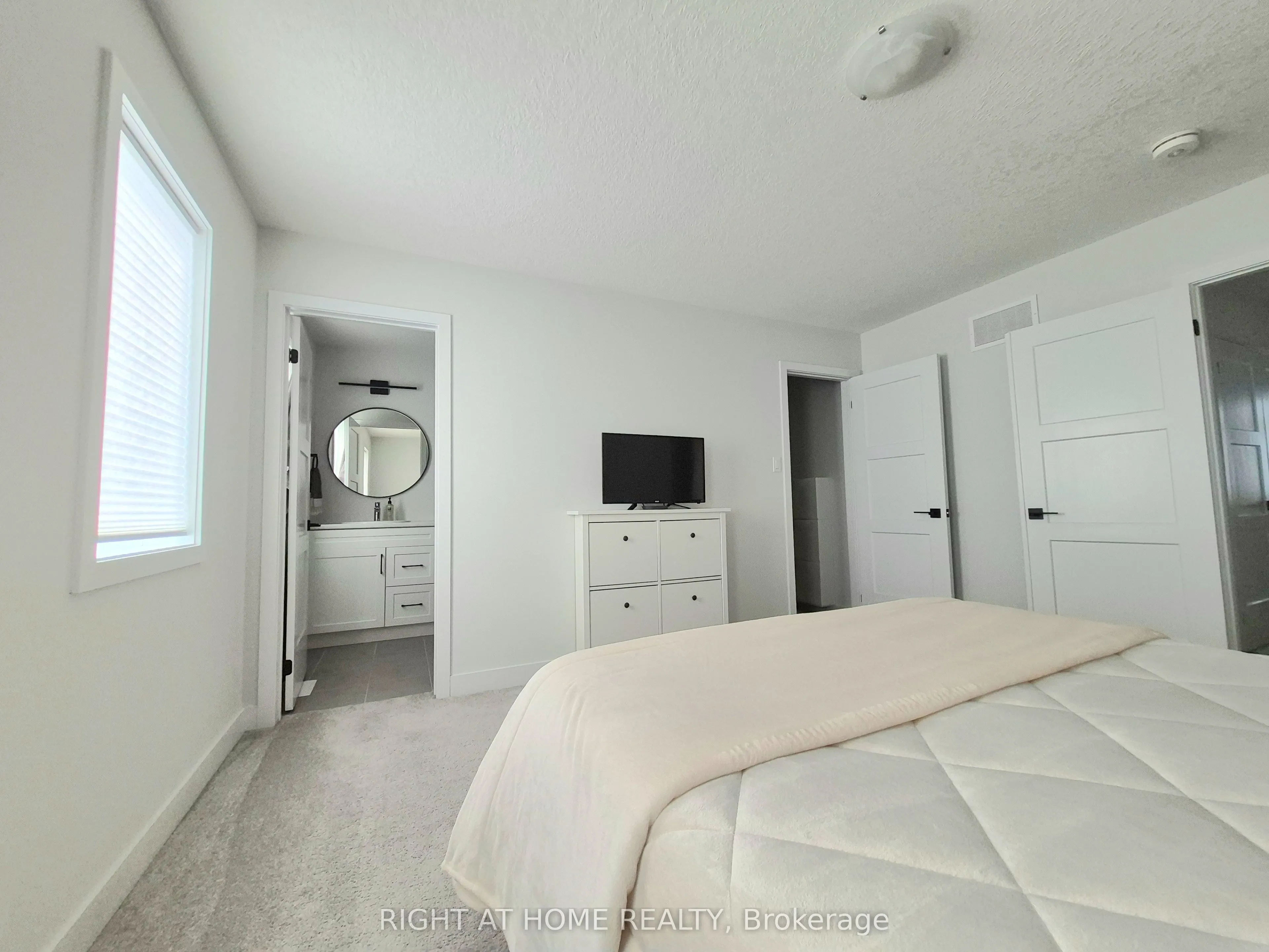 89 Archer Avenue