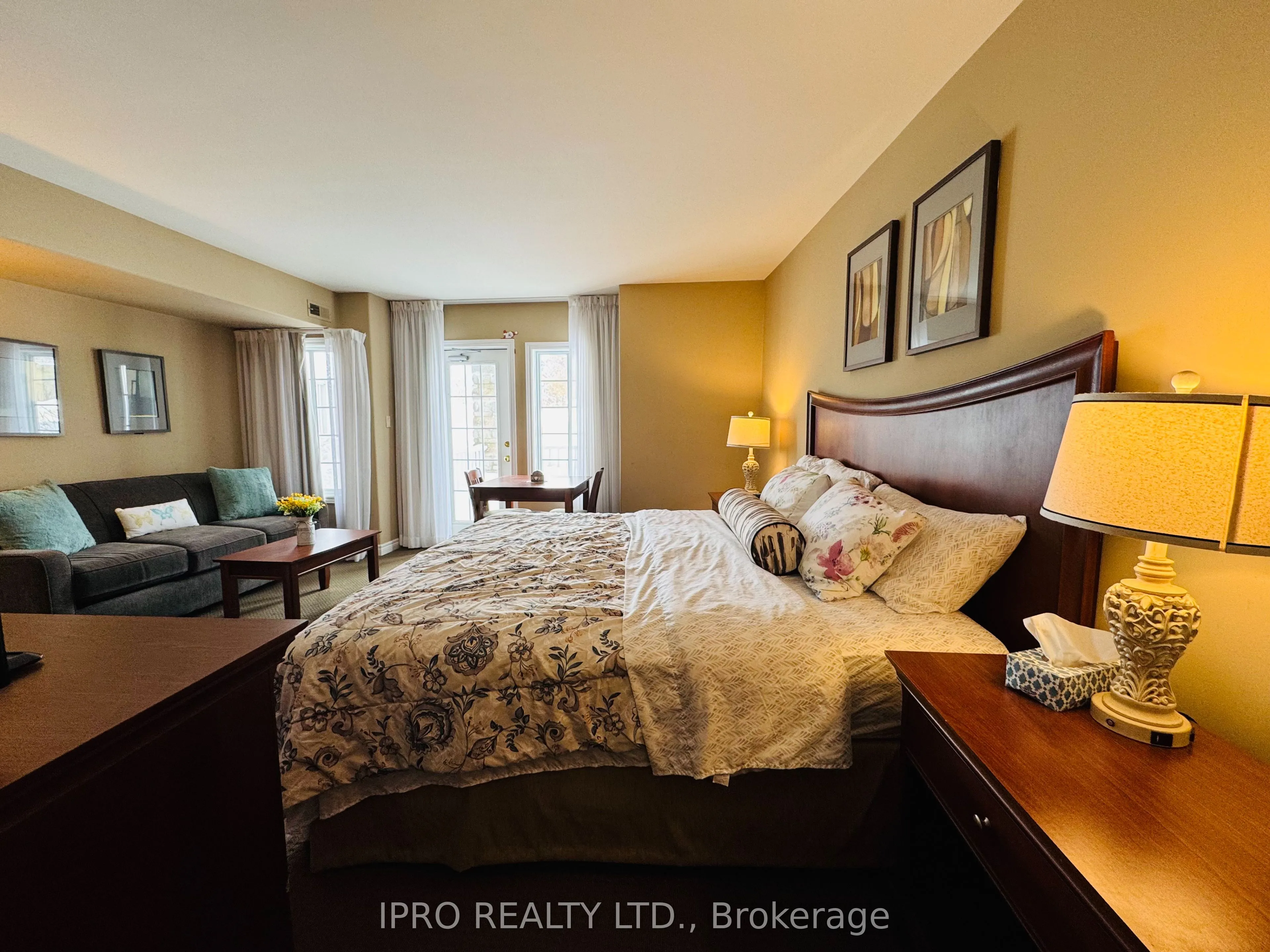 90 Highland Drive, #2076-77