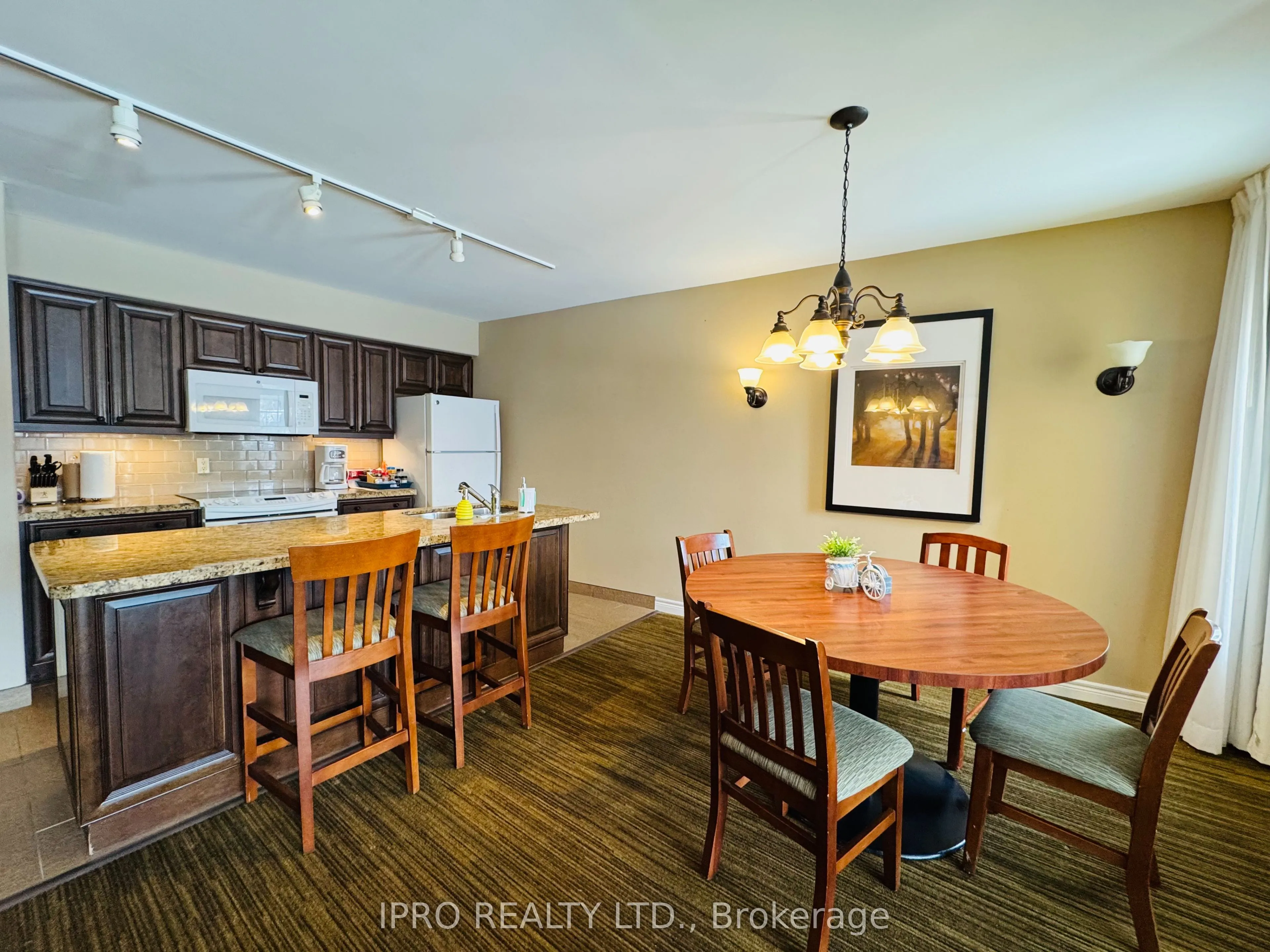 90 Highland Drive, #2076-77