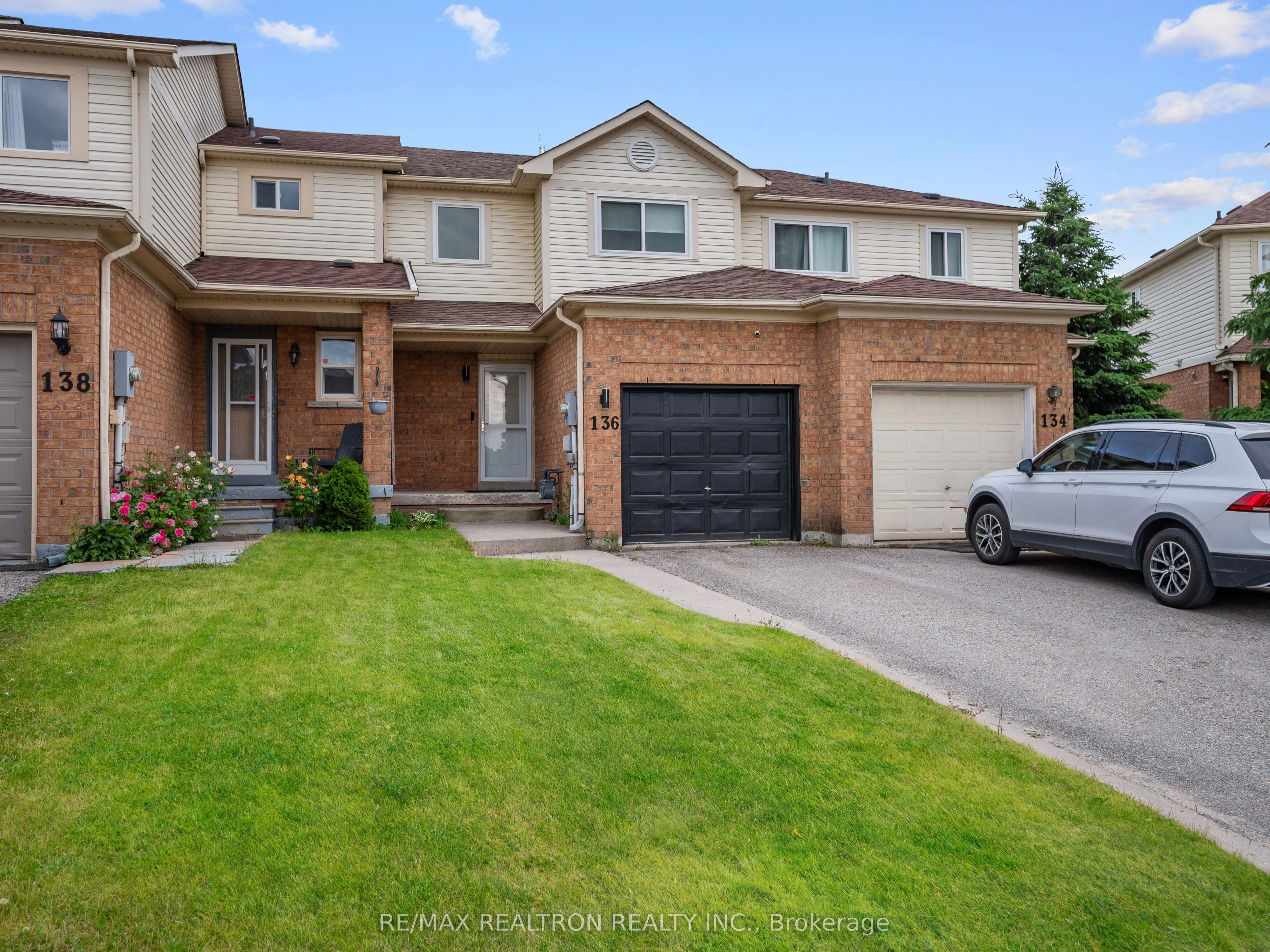 136 Pickett Crescent