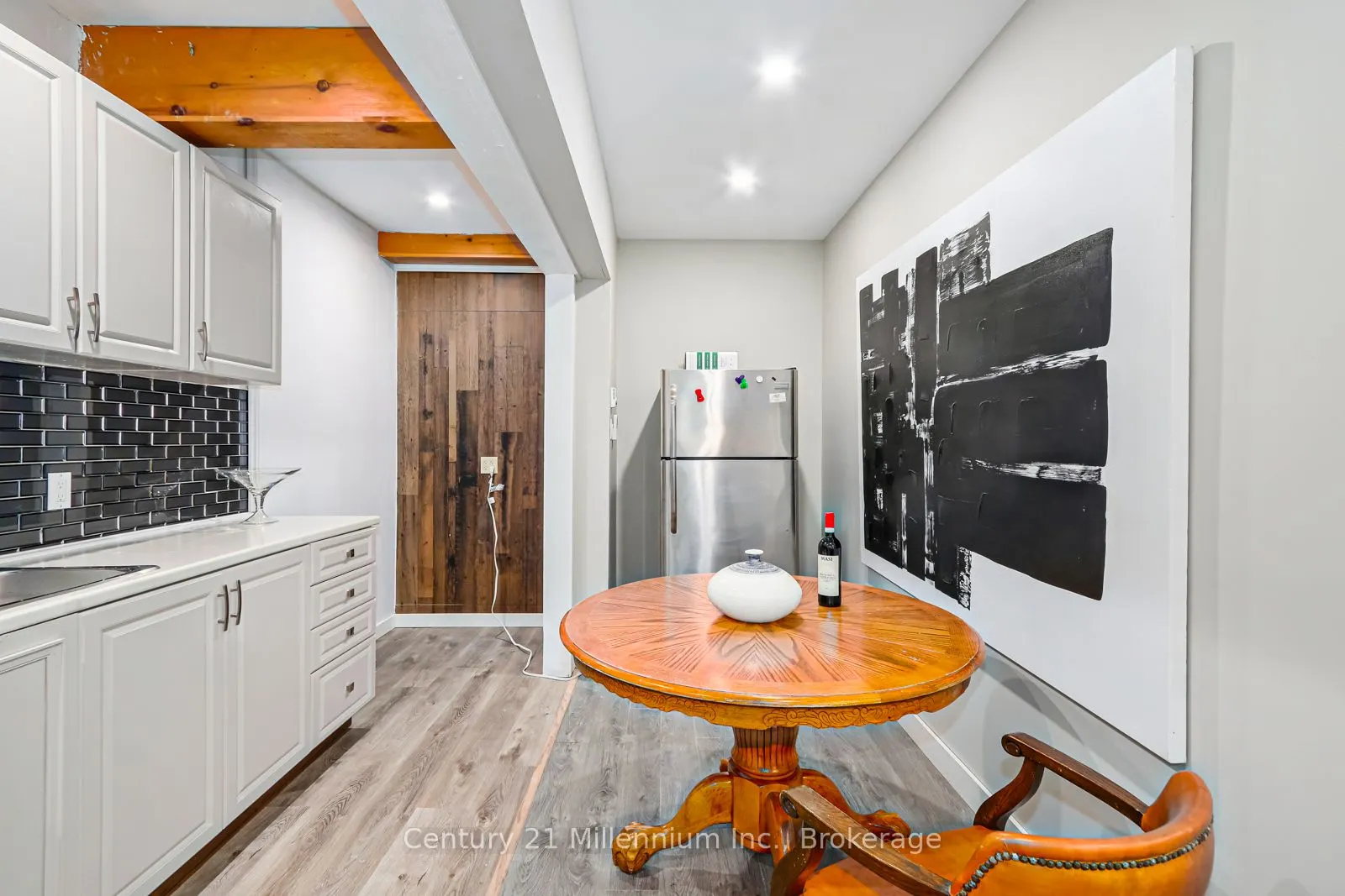 637 Hurontario Street #106