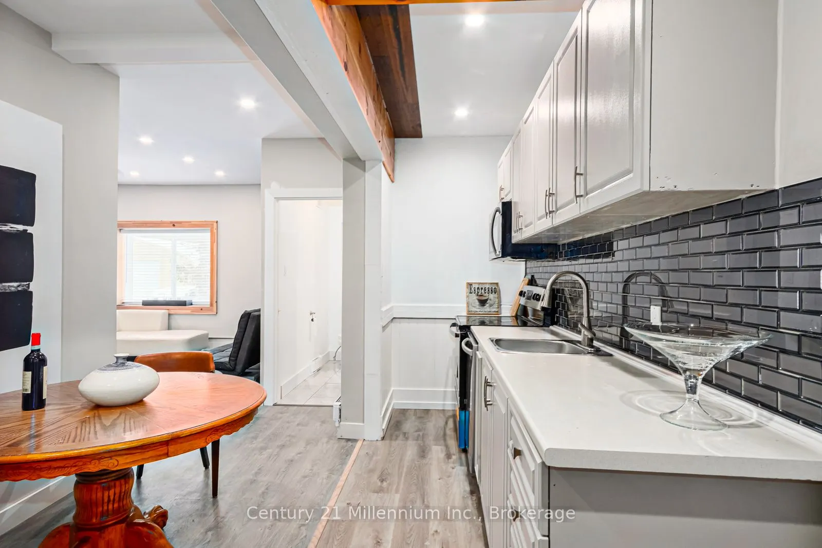 637 Hurontario Street #106