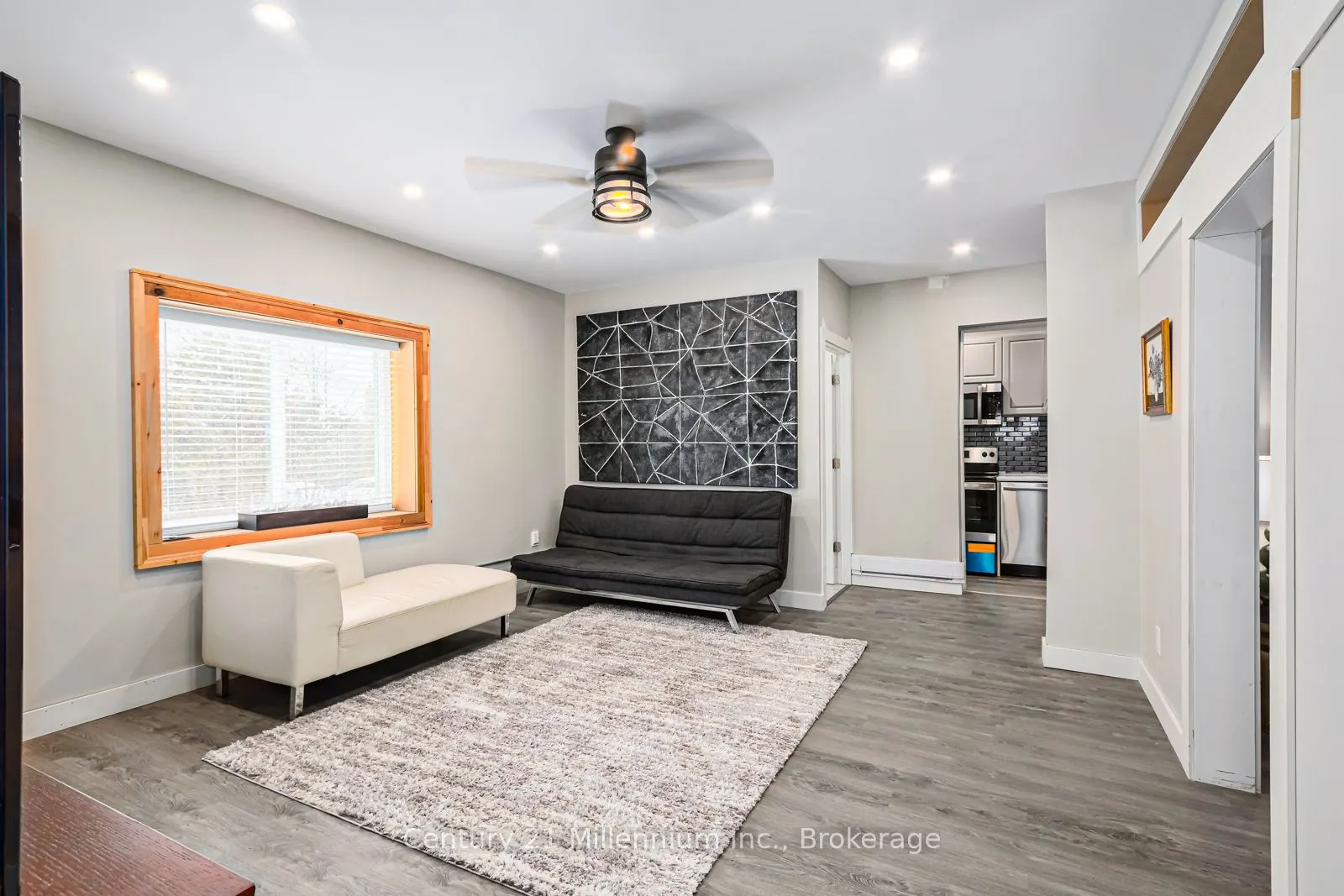 637 Hurontario Street #106