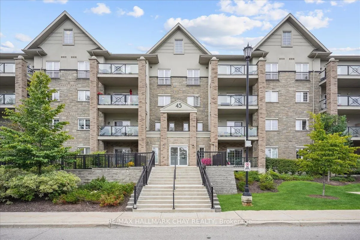 45 Ferndale Drive S, #408
