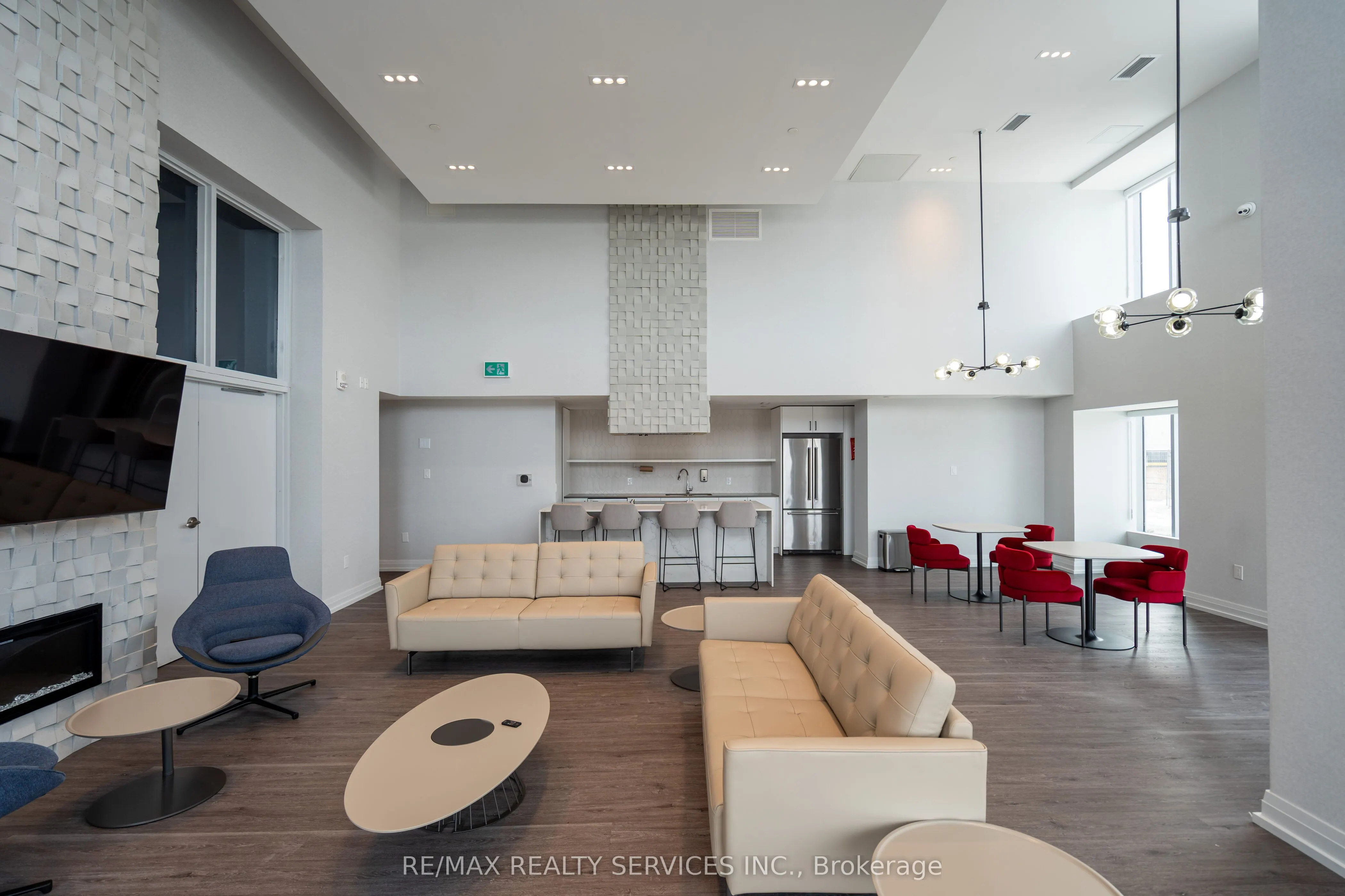 56 Lakeside Terrace, #108