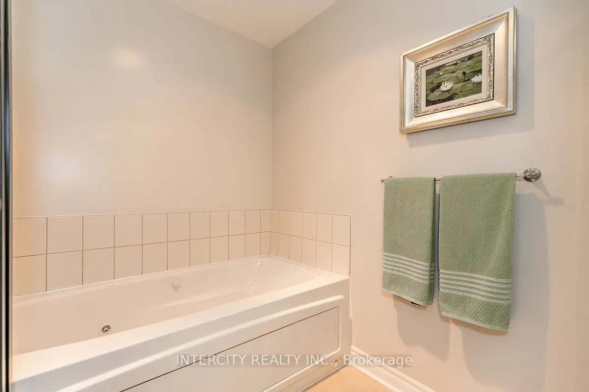 699 Aberdeen Boulevard W, #407