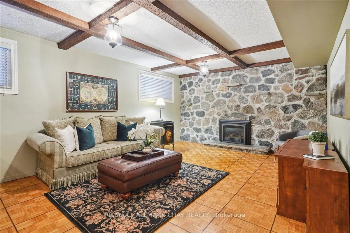 53 Roslyn Road