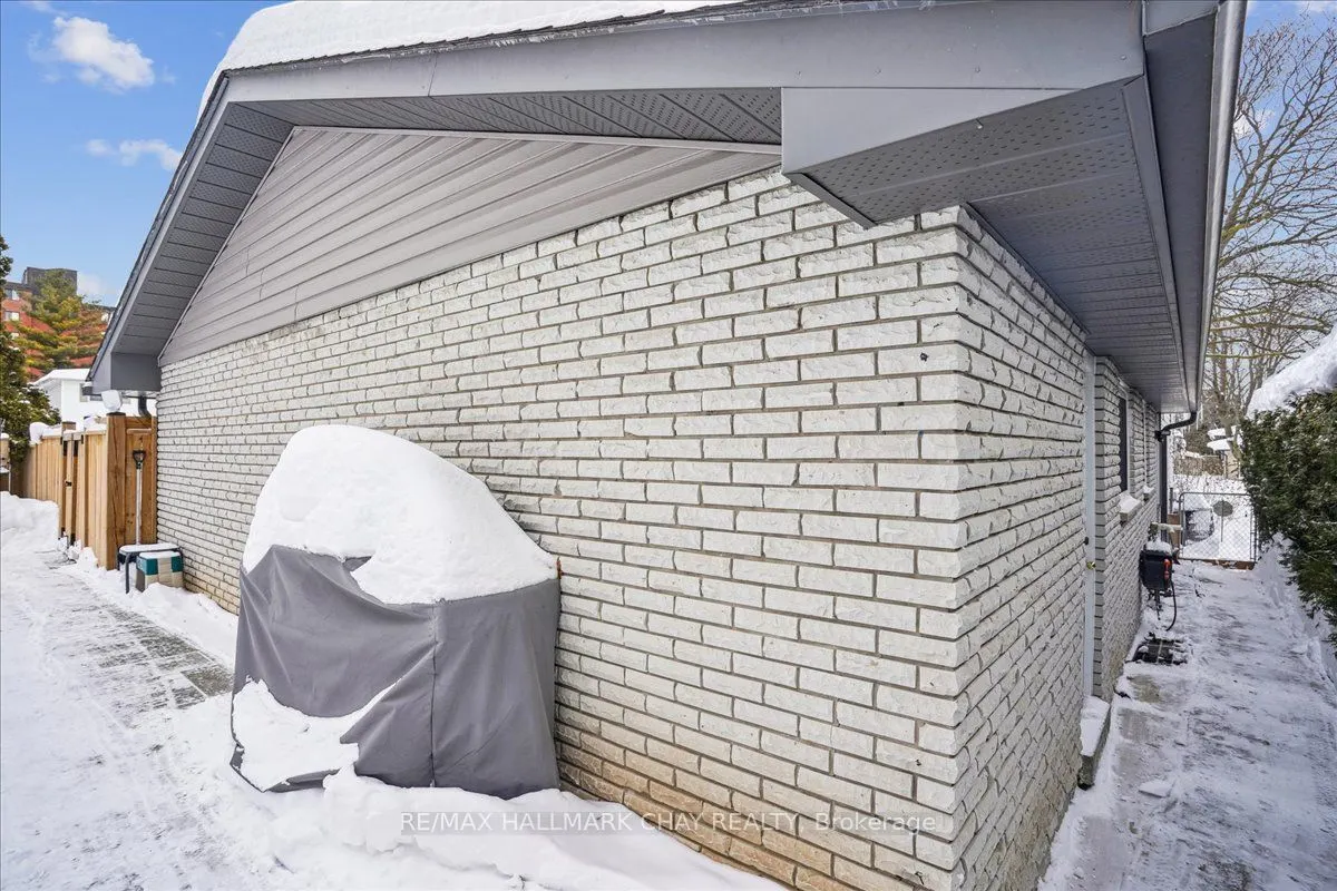 53 Roslyn Road