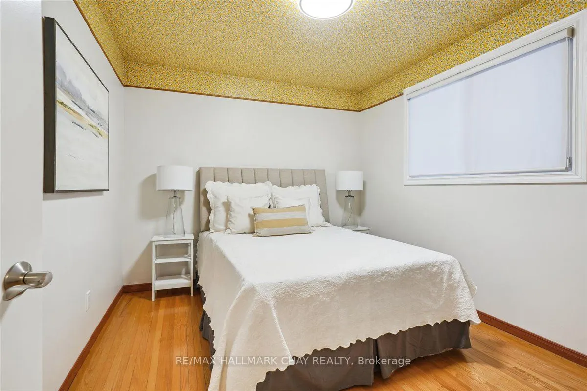 53 Roslyn Road