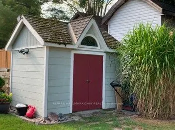 53 Roslyn Road